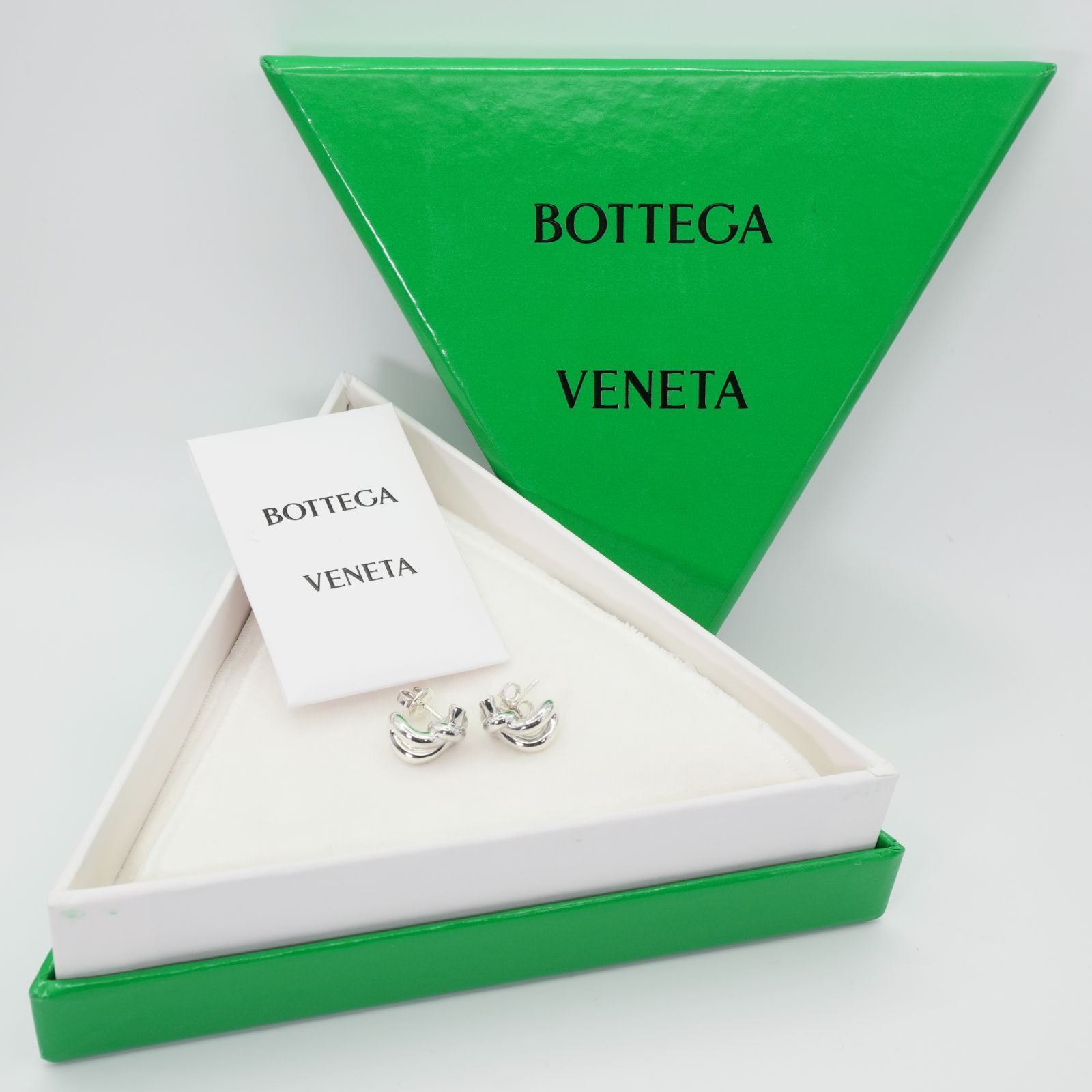 ボッテガヴェネタ シルバー ノット ピアス/25-1230箱 - メルカリ 
