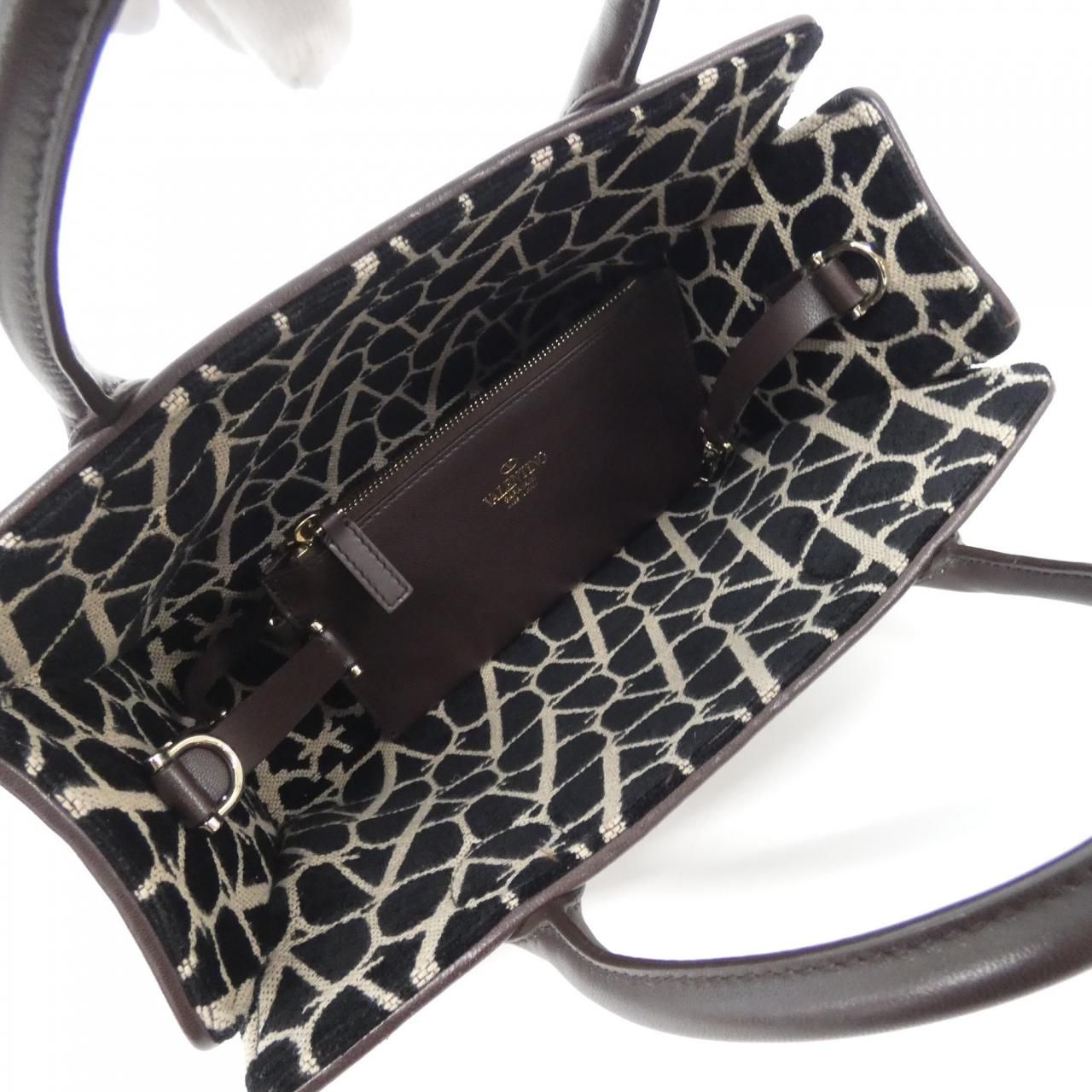 ヴァレンティノガラヴァーニ 2W2B0L76HUJ バッグ - メルカリ 