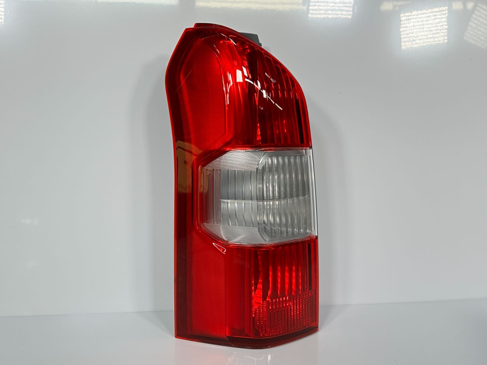 新品/即納 160系 プロボックス NCP160V NSP160V 後期 純正 左