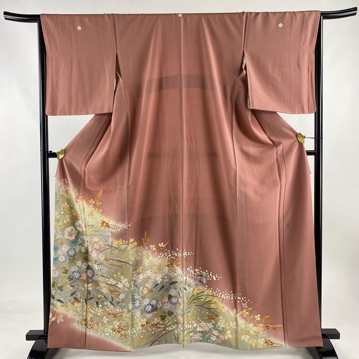色留袖 身丈165cm 裄丈67cm M 袷 落款 草花 霞 ぼかし ピンクベージュ 正絹 名品 三つ紋