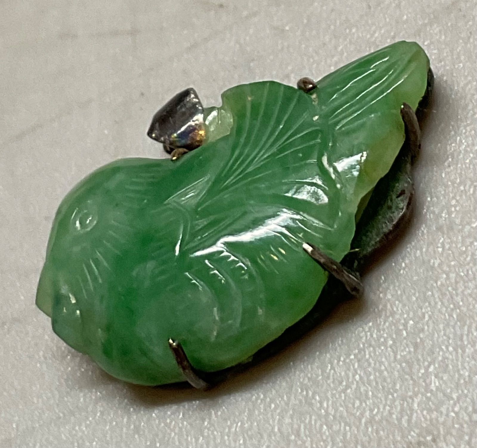 翡翠鏤空雕刻 アクセサリー 楽天市場】彫刻翡翠 20.8mm×11.7mm ネックレス K18WG ホワイトゴールド