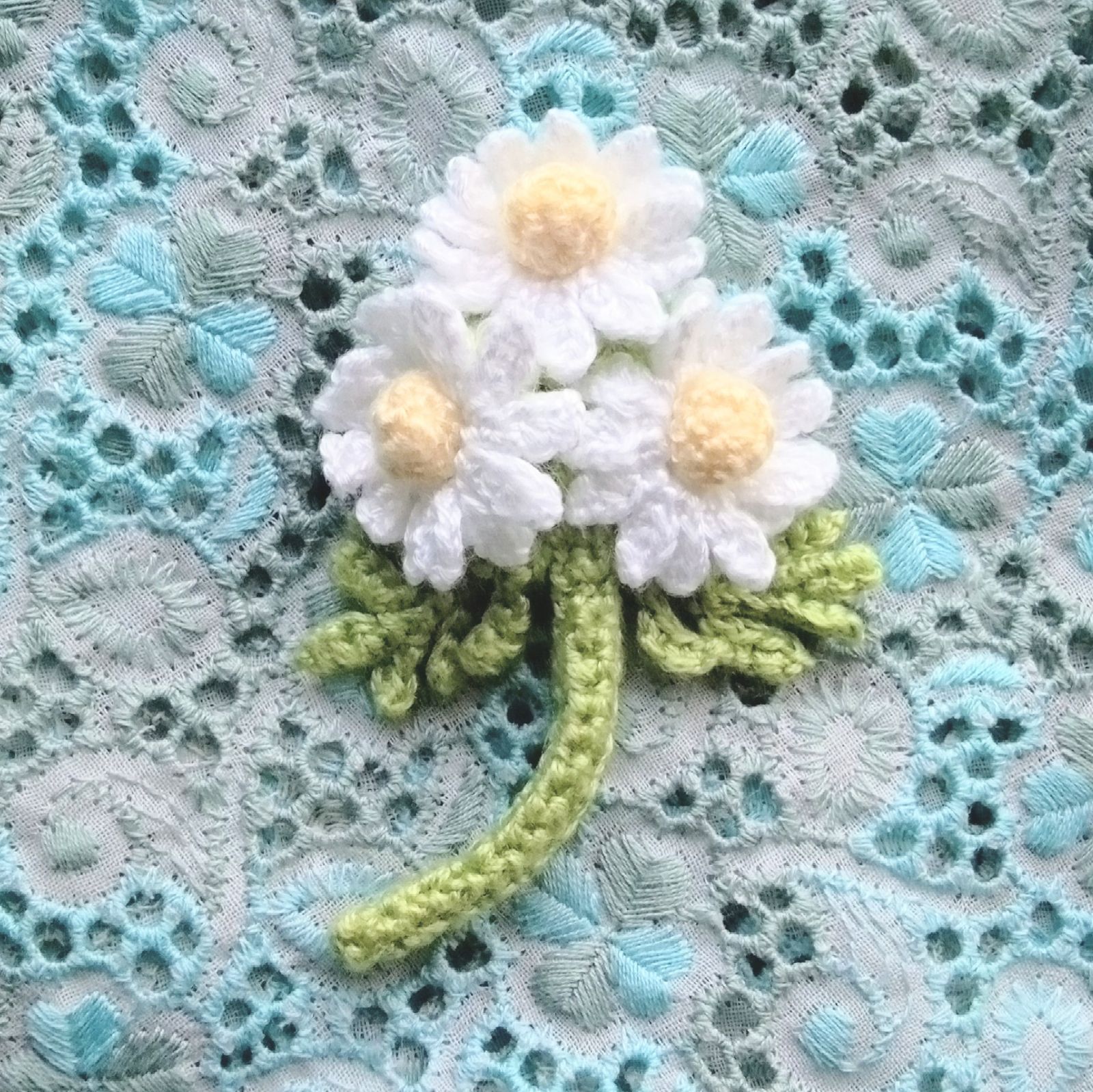 ハンドメイド レース編み コデマリ コサージュ ブーケ ブローチ