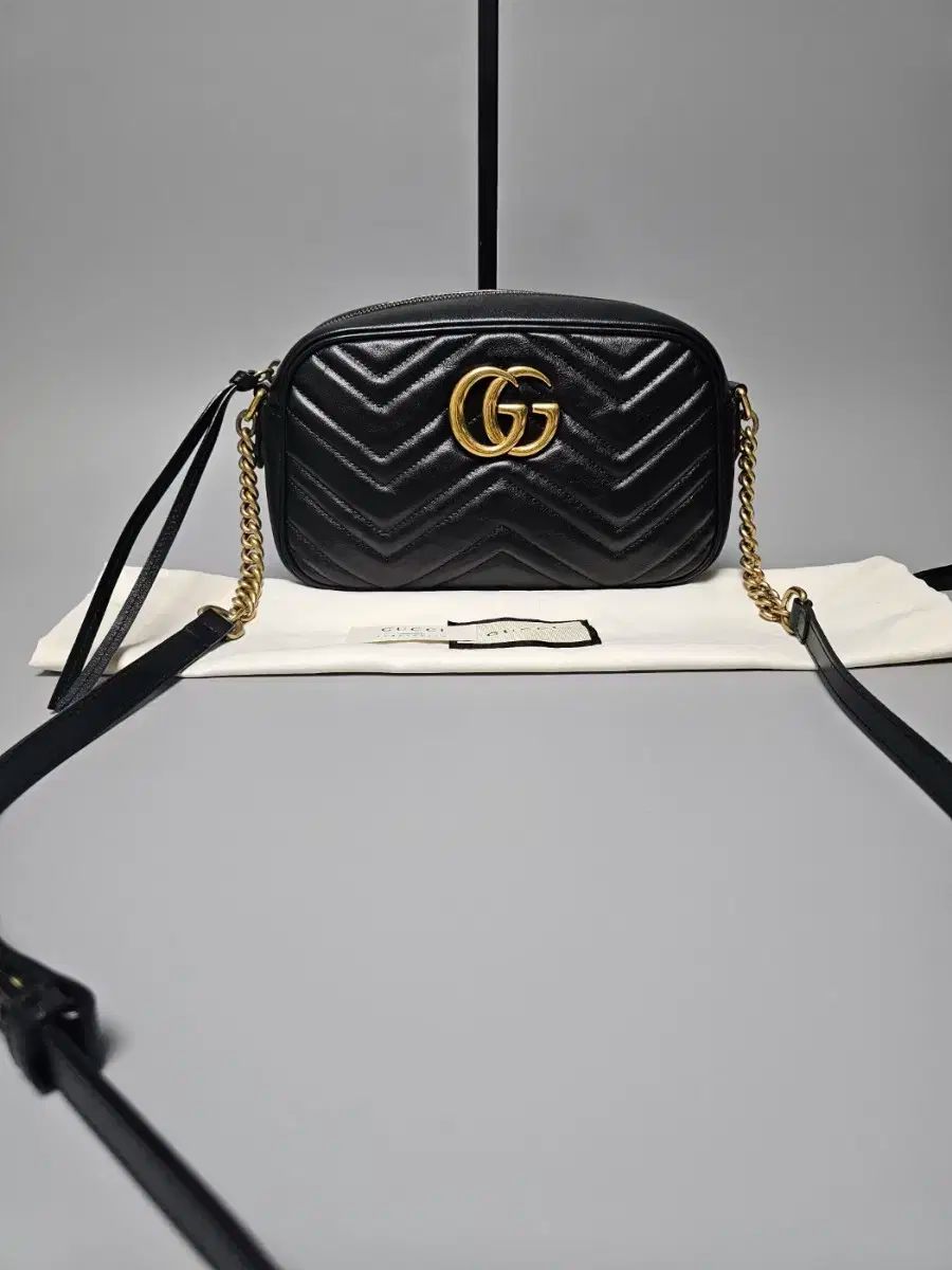 GUCCI グッチ マーモント GG マトラッセ チェーン クロスバッグ スモール ブラック