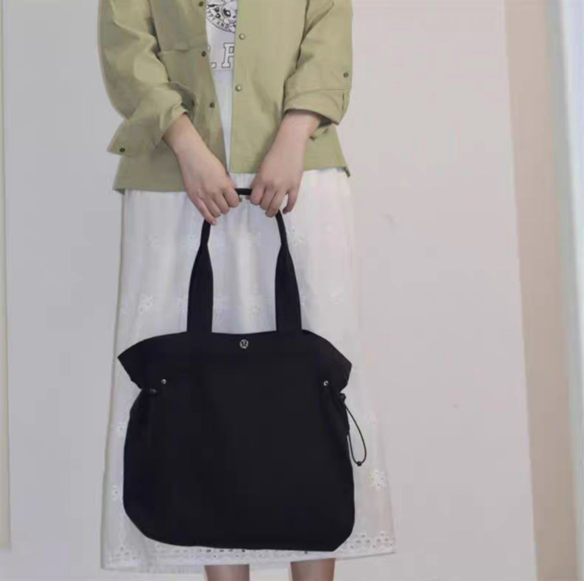 新品未使用 ルルレモンlululemon トートバッグ ブラック カラー選択  