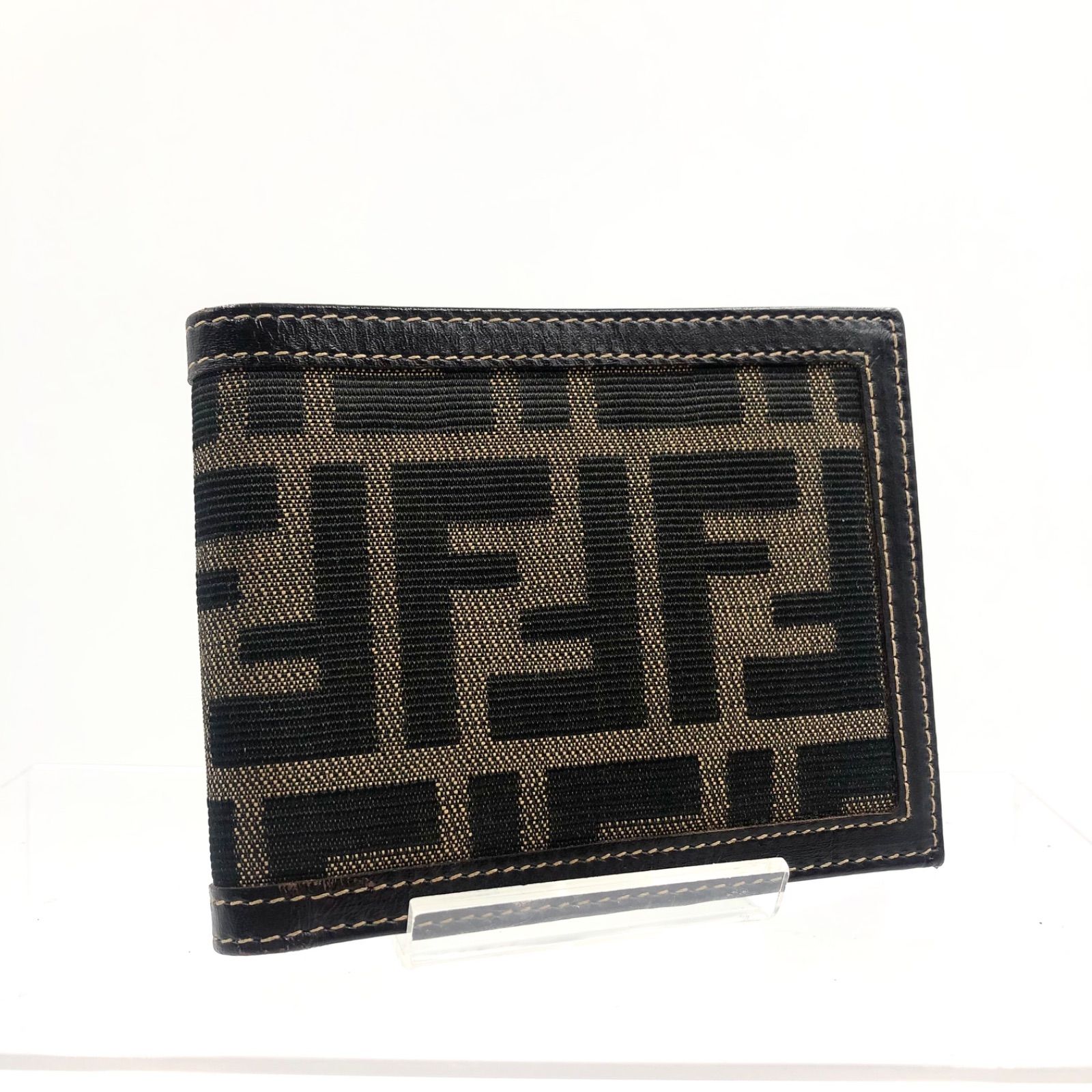 □極上美品□FENDI フェンディ ズッカ 二つ折り財布 ミニ財布 キャンバス×レザー イタリア製 刻印あり ブラウン×ブラック - メルカリ