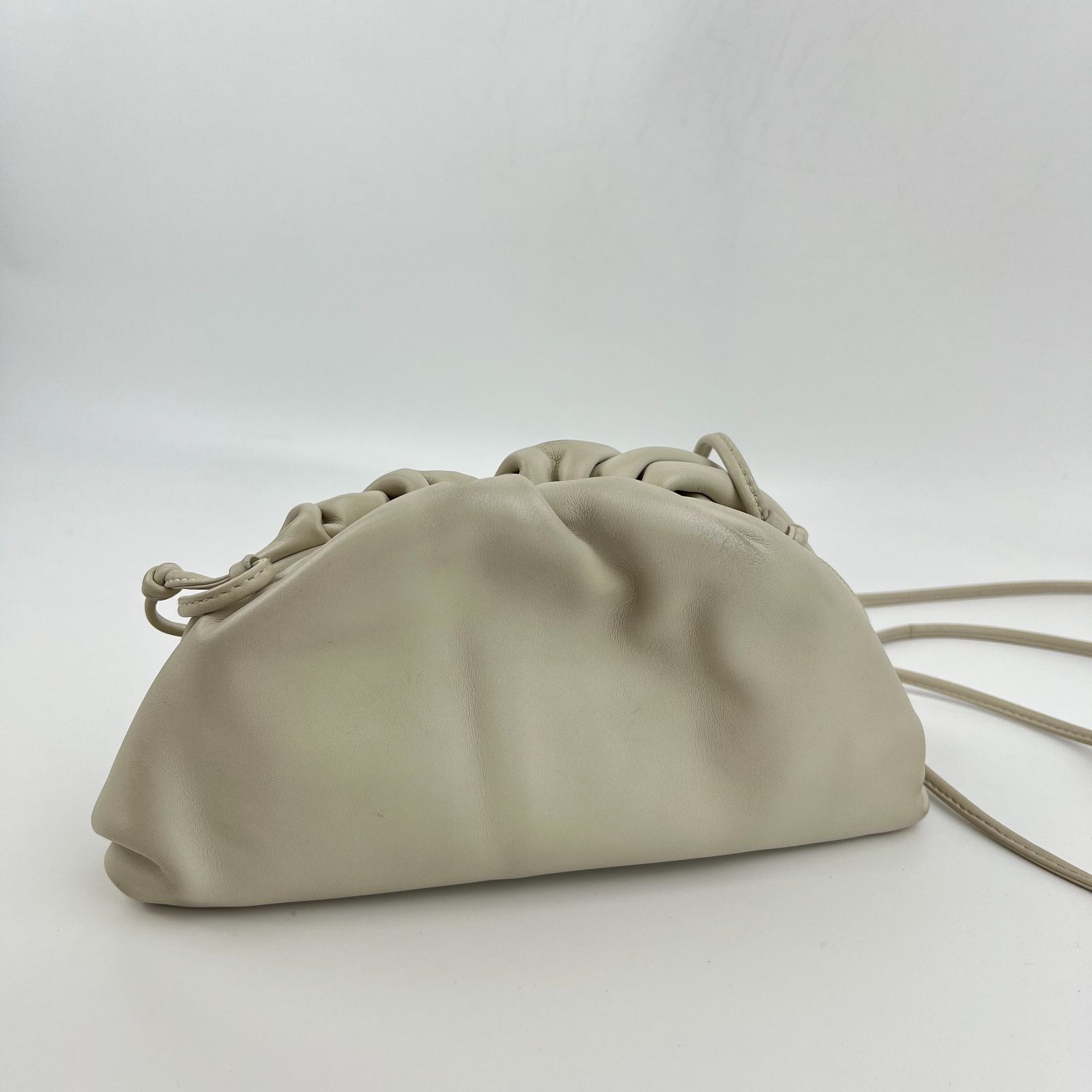 Bottega Veneta ボッテガヴェネタ ショルダーバッグ ベージュ レザー  