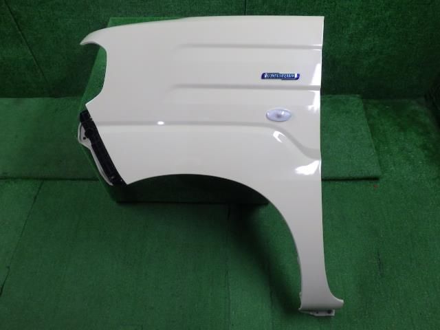 スペーシア 5AA-MK94S 左Fフェンダー ZVG ベージュ 57711-53U00 9137