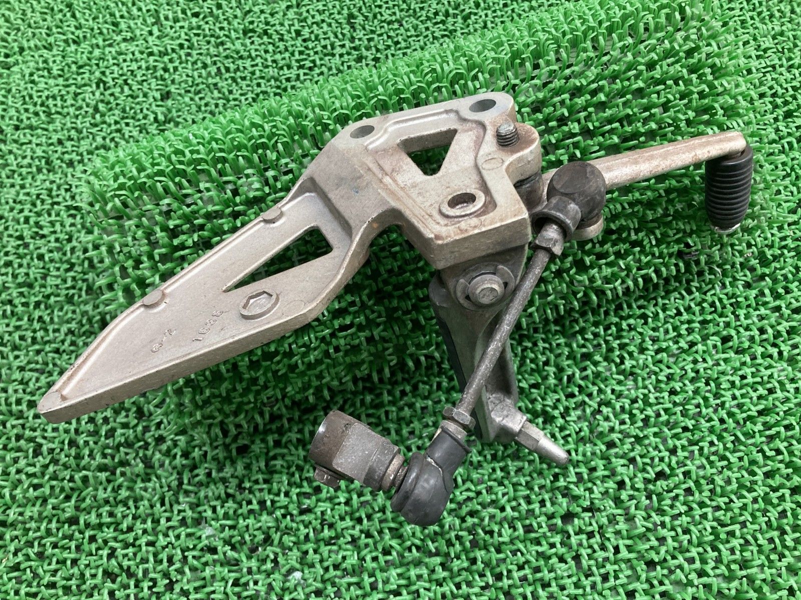 ZZ-R400 ステップ 左 1638 カワサキ 純正 バイク 部品 ZX400K ペグ