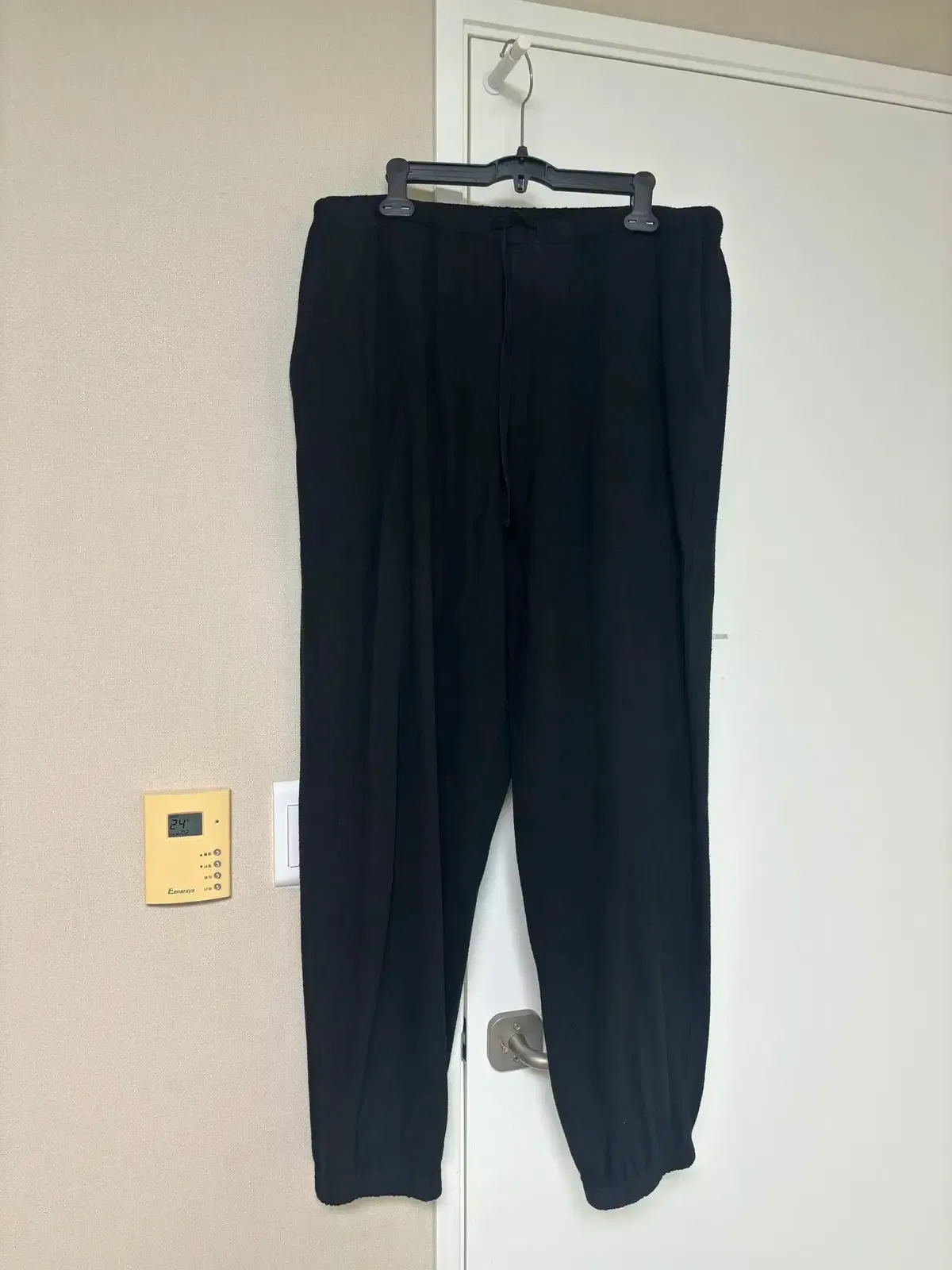 2025年最新】comoli シルクドローストリングパンツの人気