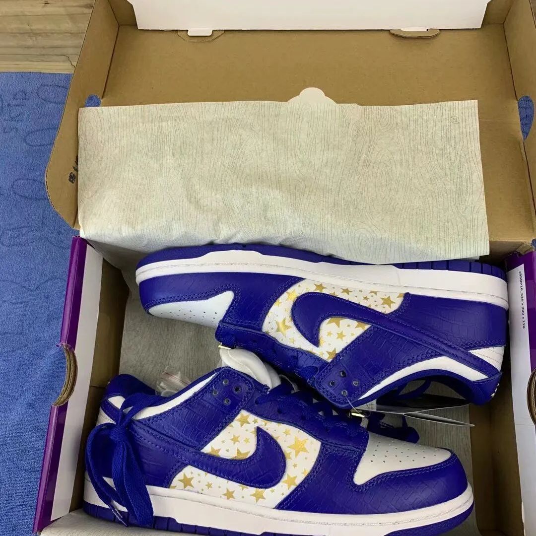 ナイキNike Dunk SB Hyper Royalスニーカー