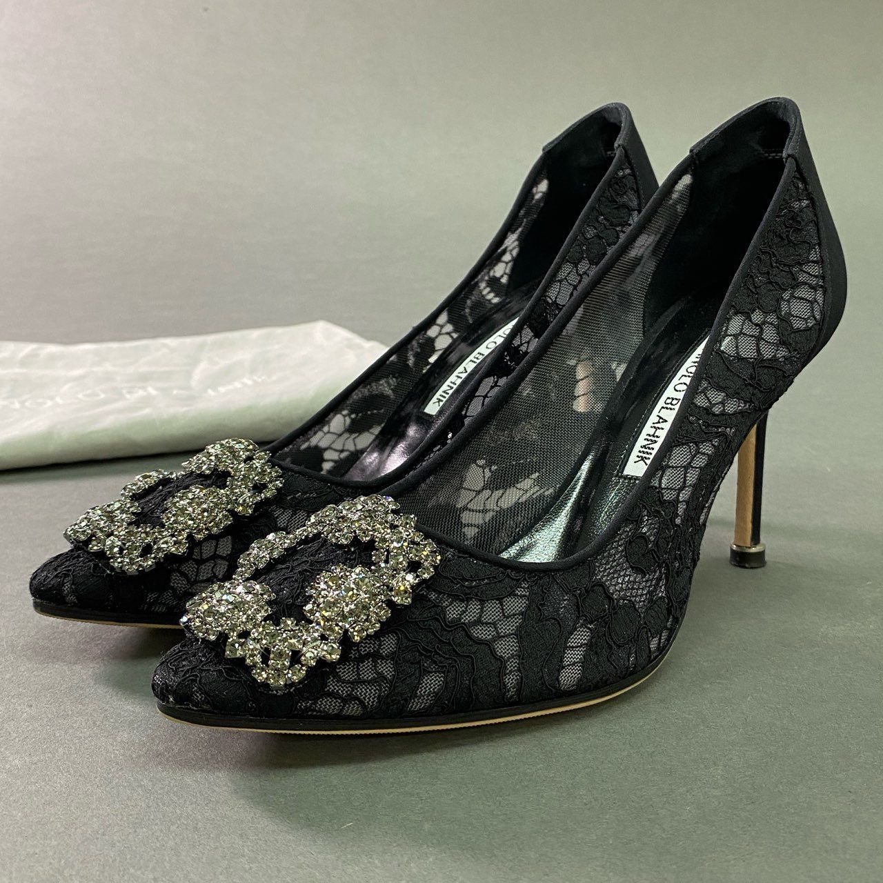 MANOLO BLAHNIK ブラックレースミュール Manolo Blahnik | Camparimu jewel 70 black satin mules