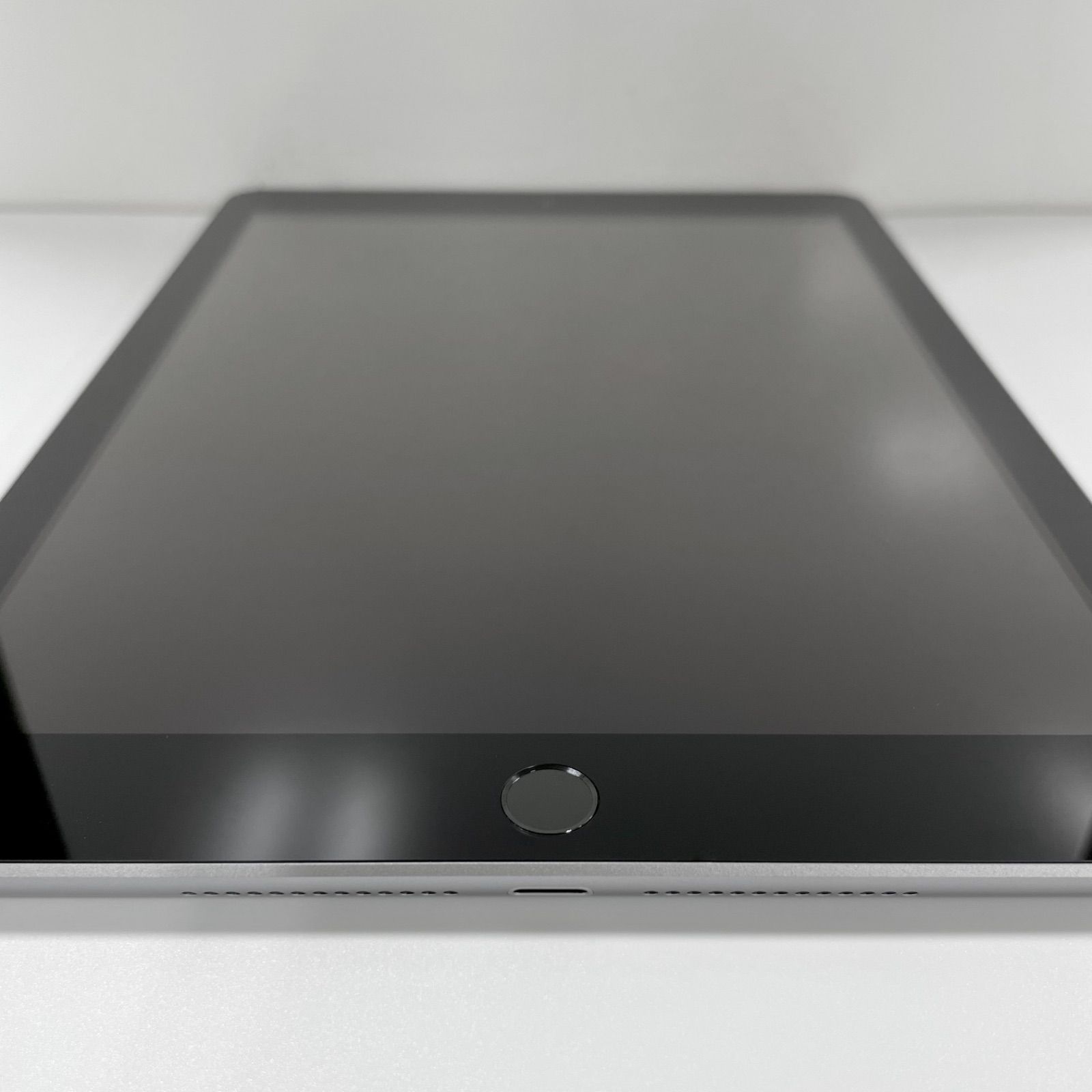 iPad 第6世代32GBスペースグレイWiFi+セルラーモデル(ソフトバンク) iPad 第6世代32GBスペースグレイWiFi+セルラーモデル(ソフトバンク)