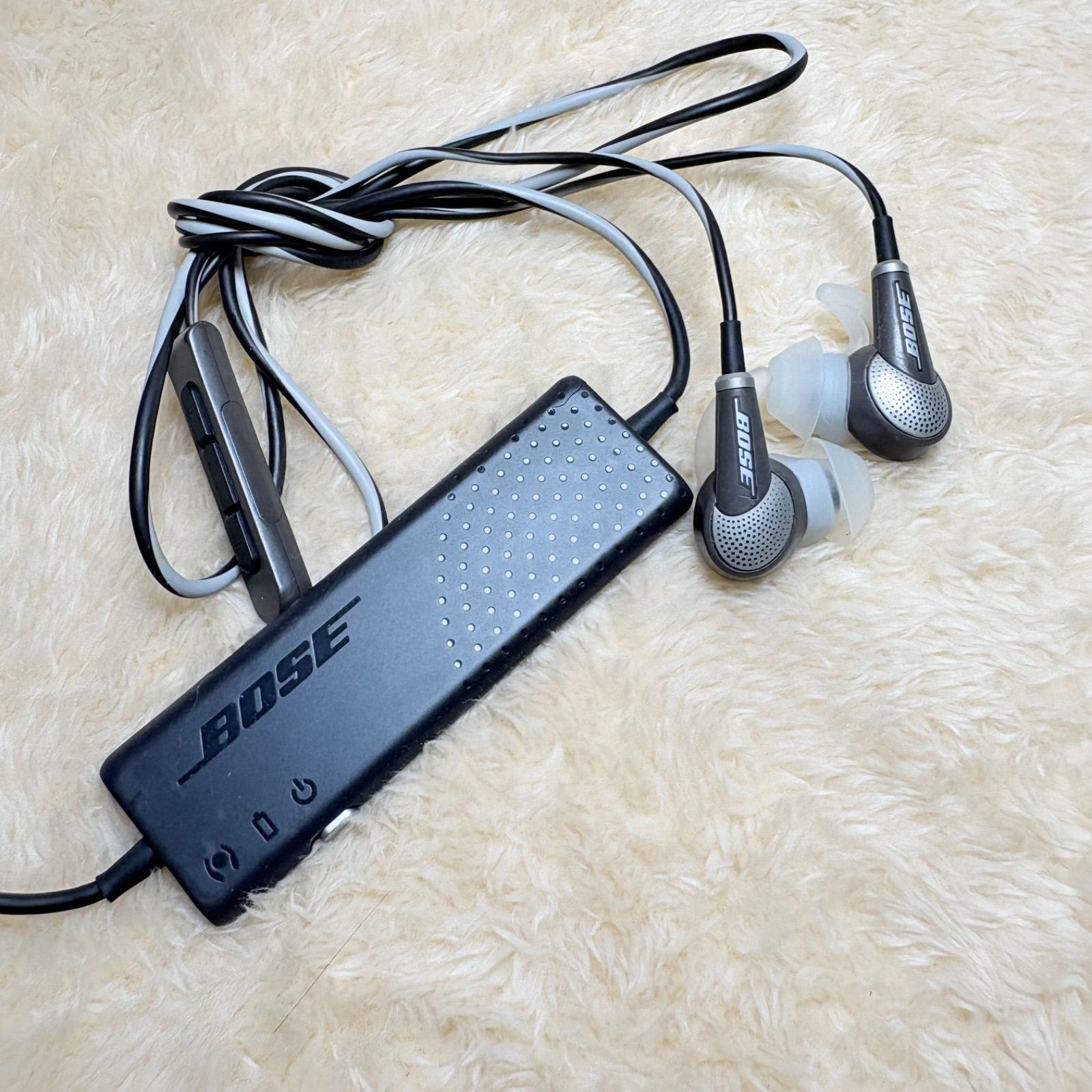 BOSE　QC20　BOSE QUIETCOMFORT 20 ノイズキャンセリング　ブラウン　有線(ワイヤード)タイプB/イヤフォン　イヤホン　 いやほん　ヘッドフォン　ケース　純正　高音質　重低音　国外正規品［n78］