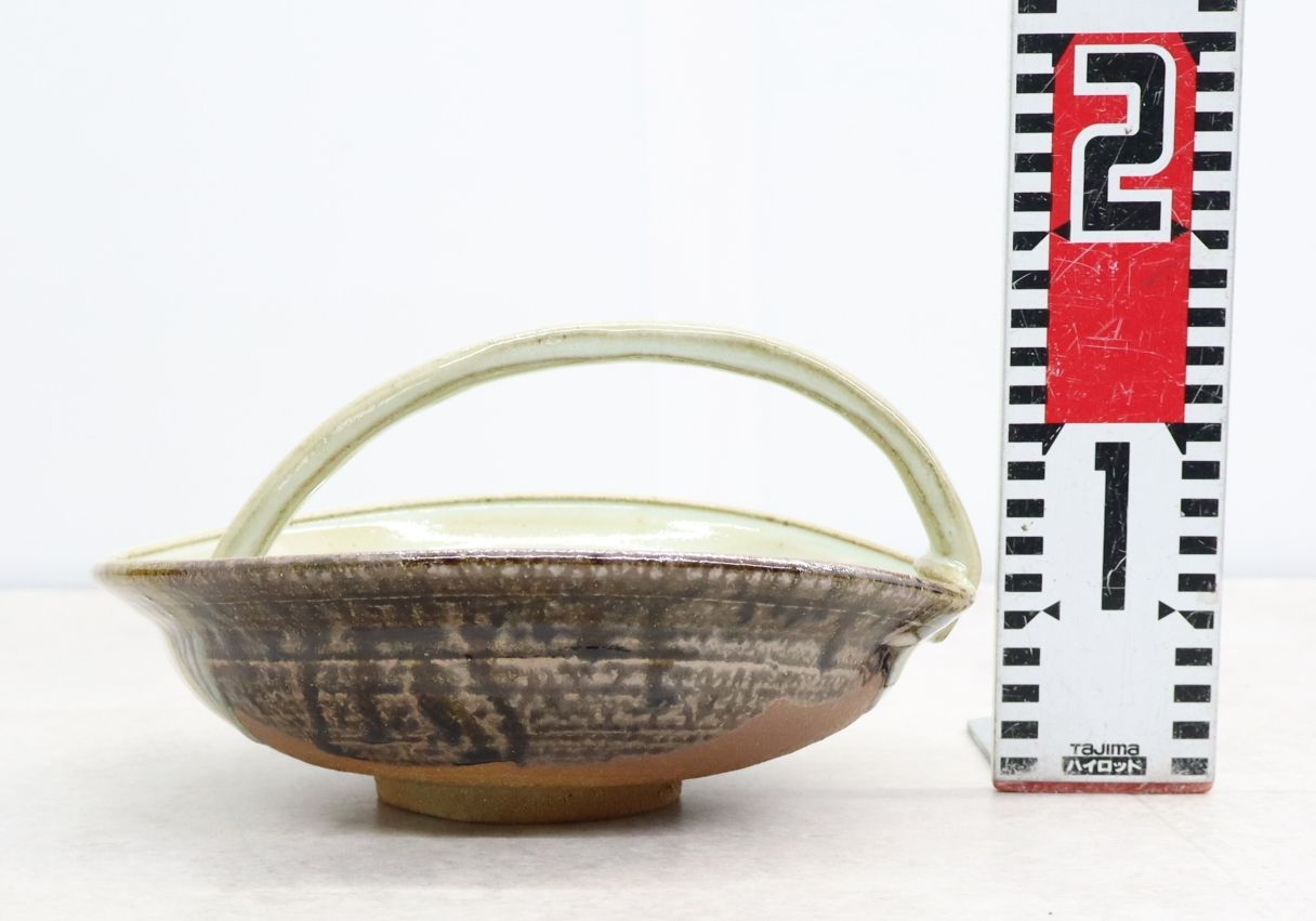 送料込【逢絢亭】茶道具 菓子鉢 唐津焼 絵唐津 鏡山窯 井上東也 共箱入り 送料込【逢絢亭】茶道具 菓子鉢 唐津焼 絵唐津 鏡山窯 井上東也