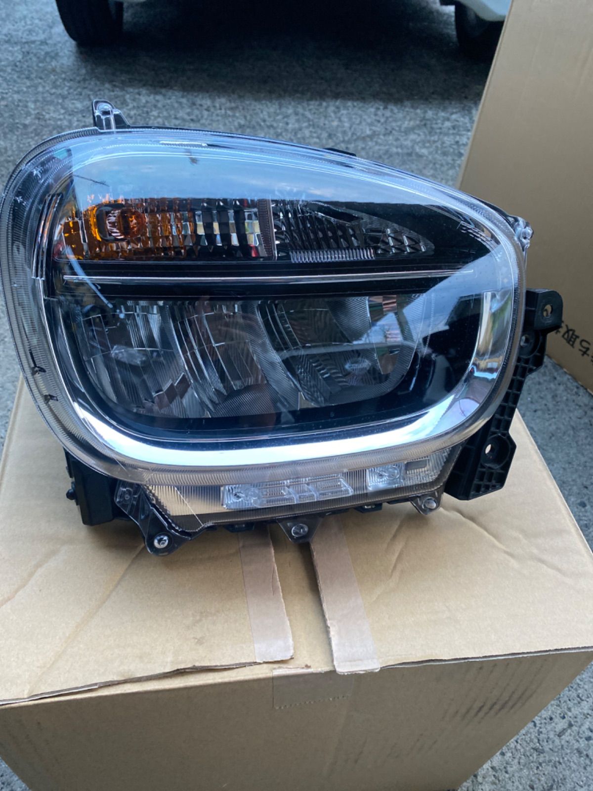 スズキ アルト 右ヘッドライト HA97S LED - メルカリ