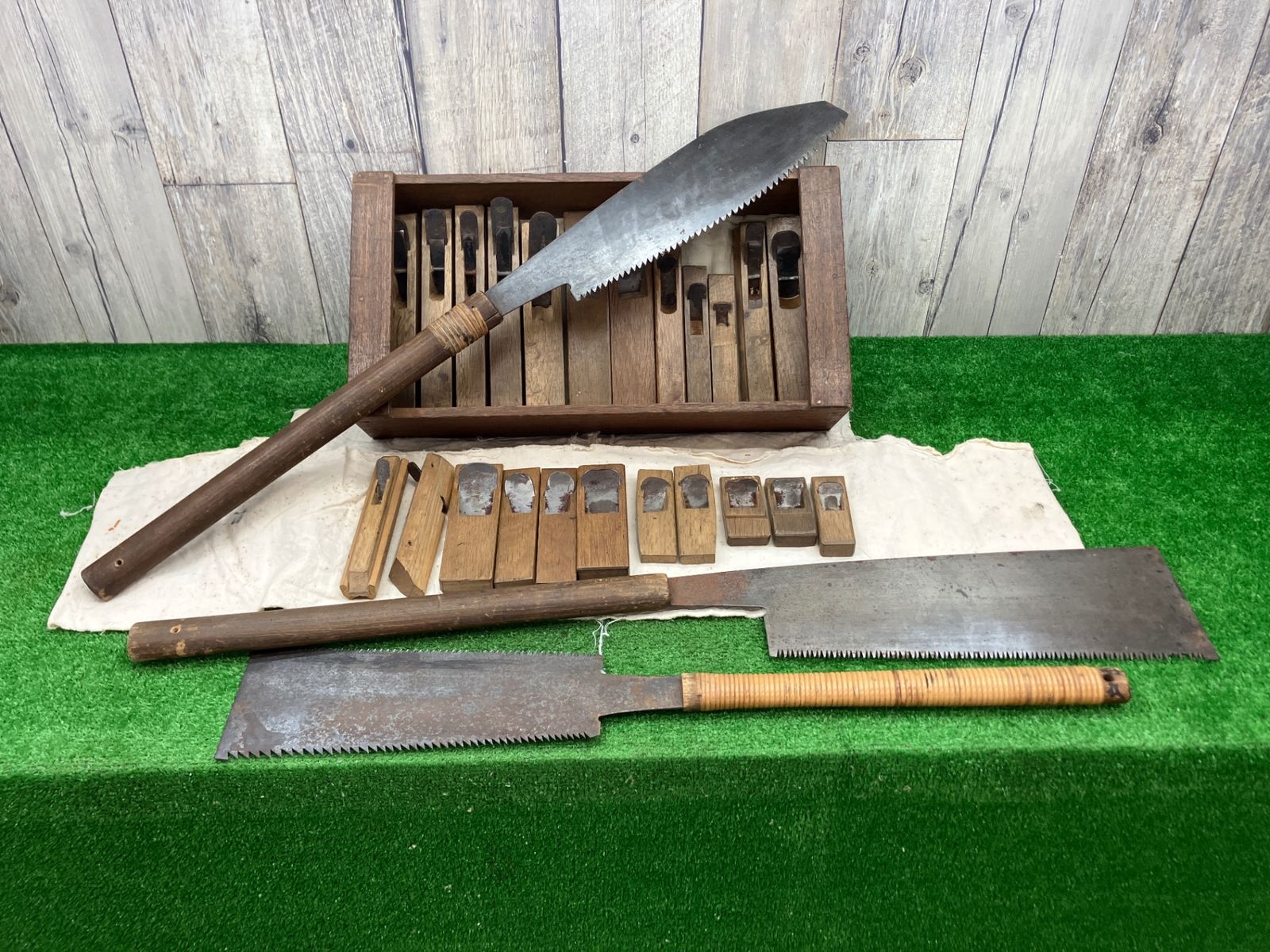 1円スタート 送料無料 品 品 際鉋 豆鉋 木型内丸反鉋 大内反り鉋 敷居面取り鉋 坊主面鉋 その他 計23台 鋸 3挺 アクトツール富山店 BY6