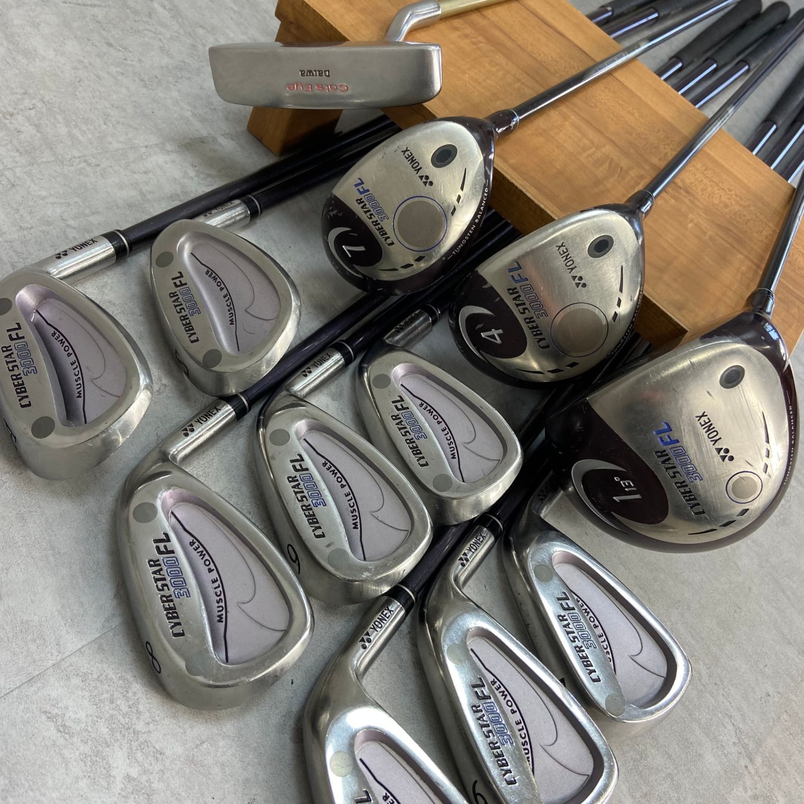 Callaway - キャロウェイ　ジェムズ　レディースゴルフ8本セット　カーボン　W　右利き用　キャディバッグ　ヘッドカバー　入門用　Callaway　GEMS キャロウェイ ジェムズ レディースゴルフ8本セット カーボン W