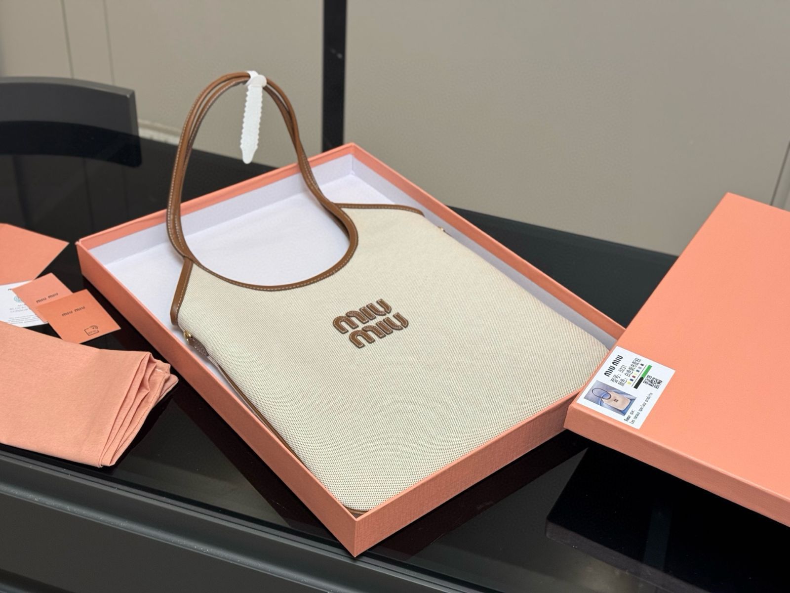今日特価】miumiu New Tote Bag / ミュウミュウ ニュートート
