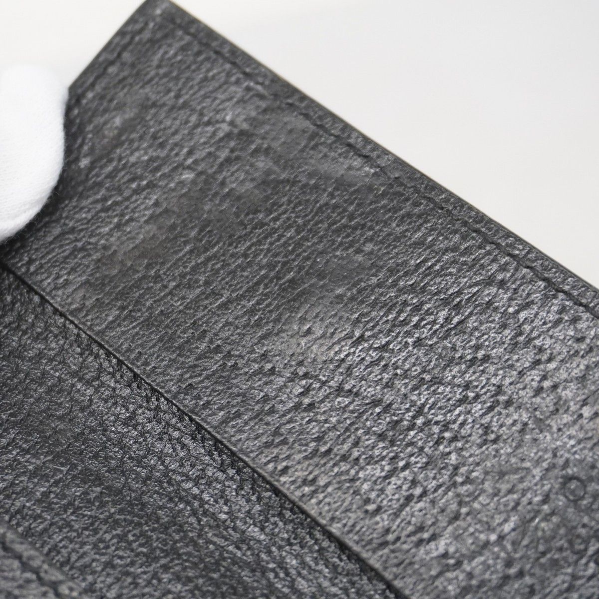 ブラック ゴールド金具