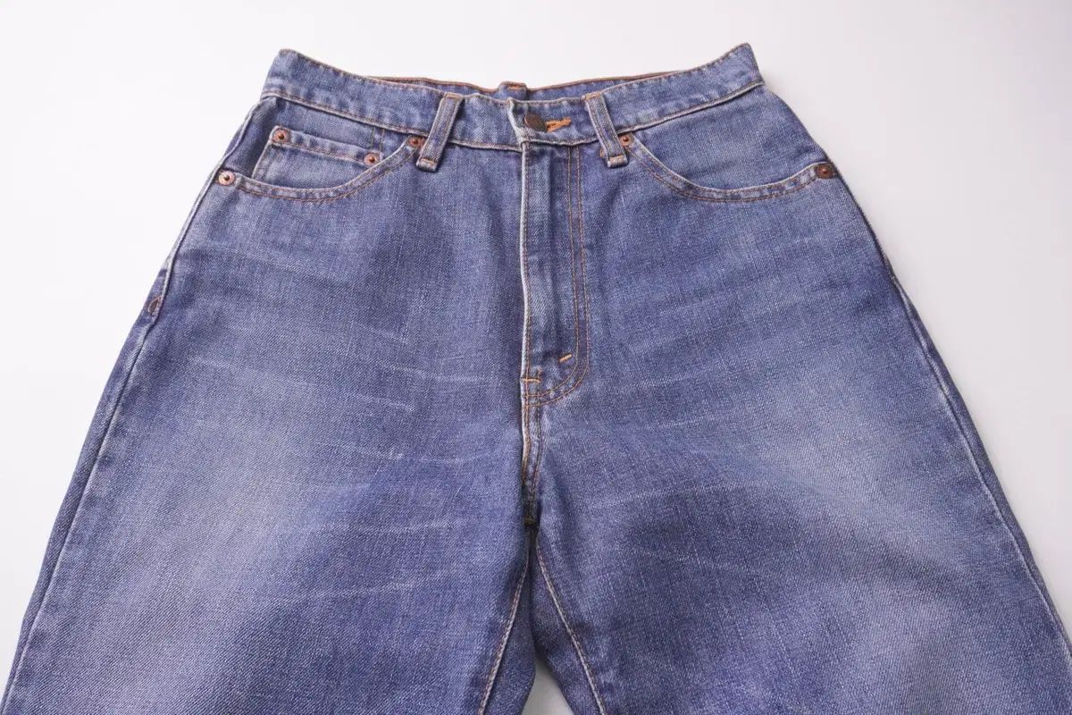 Levis