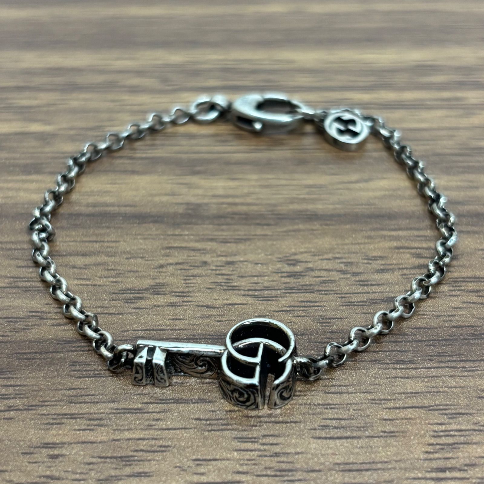 【正規品】GUCCI シルバー ダブルG キー ブレスレット#17 正規品】GUCCI シルバー ダブルG キー ブレスレット#17