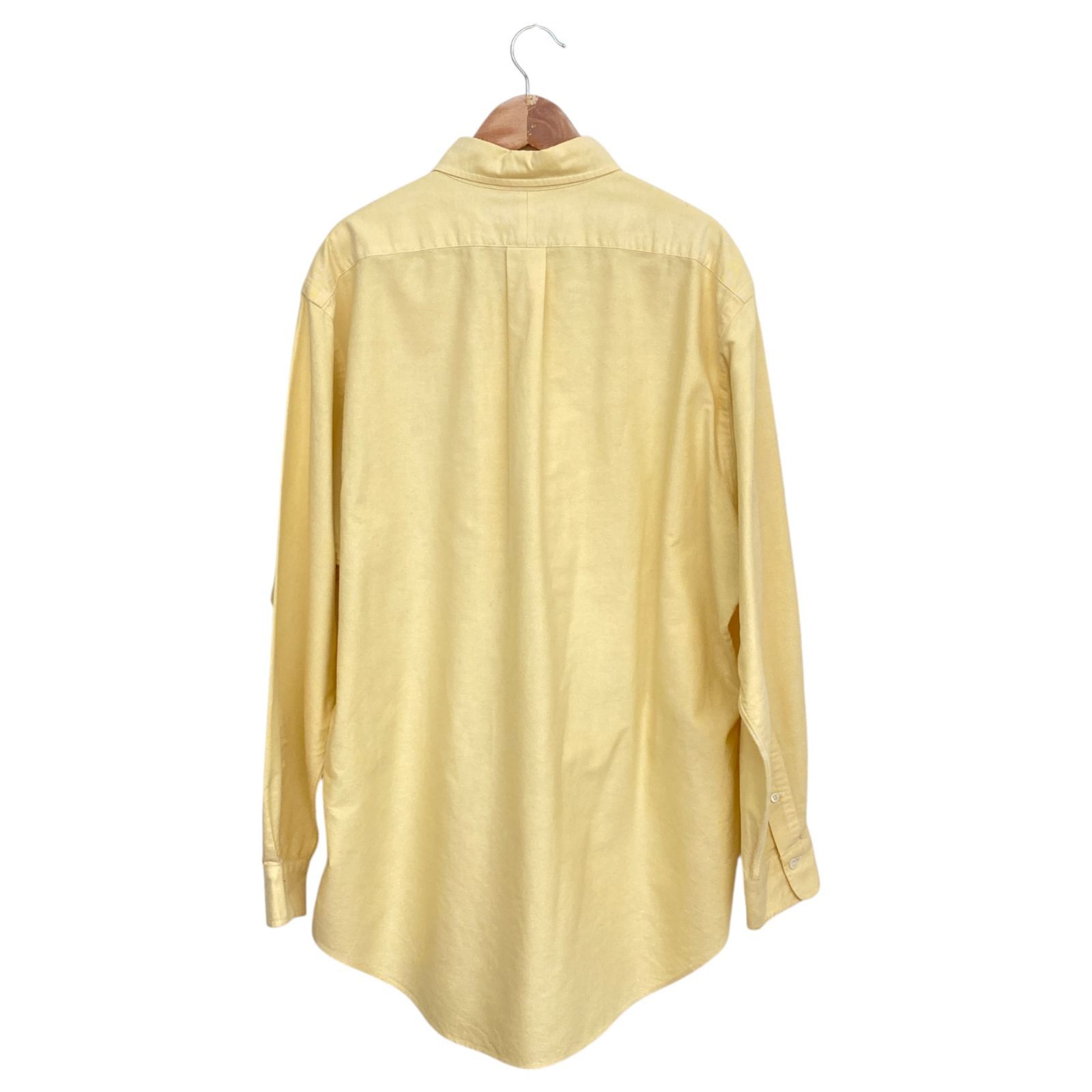 イエロー シャツ