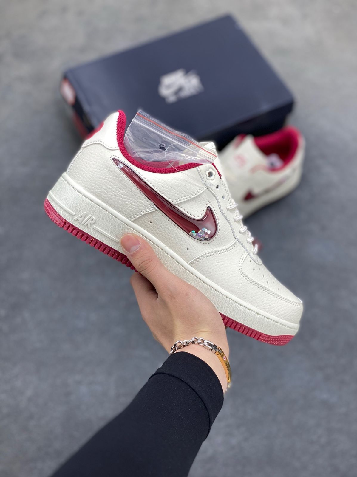 Nike Air Force 1 LOW Valentine's day   FZ5068-161