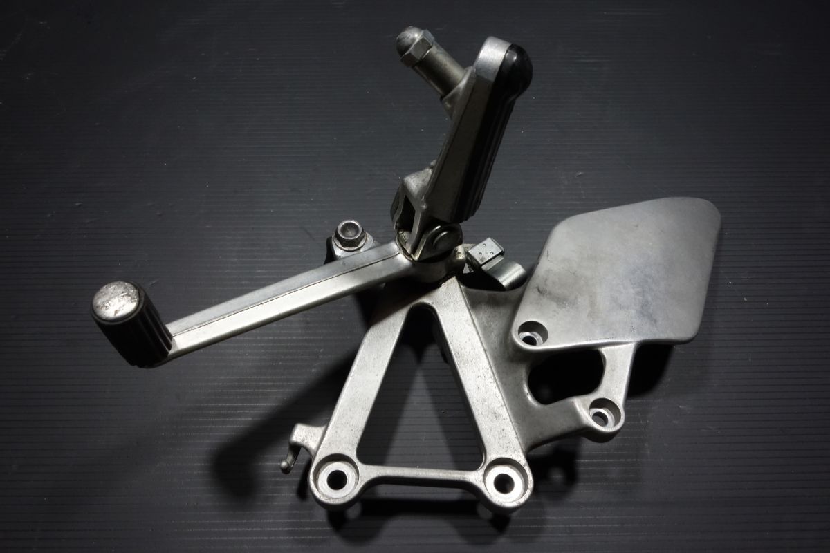 RVF400 メインステップ 右 ブレーキペダル NC35 ホンダ 純正 R20250602 USTAUSTRALIA_COM_AU