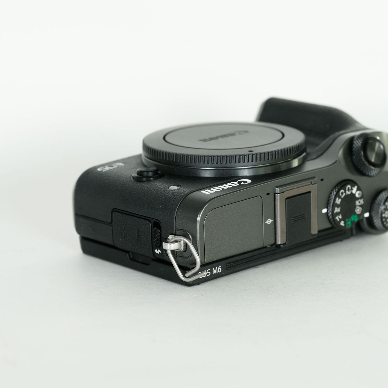 キヤノン Canon EOS M6 ブラックボディ EF-M 22mm F2 シルバー 単焦点