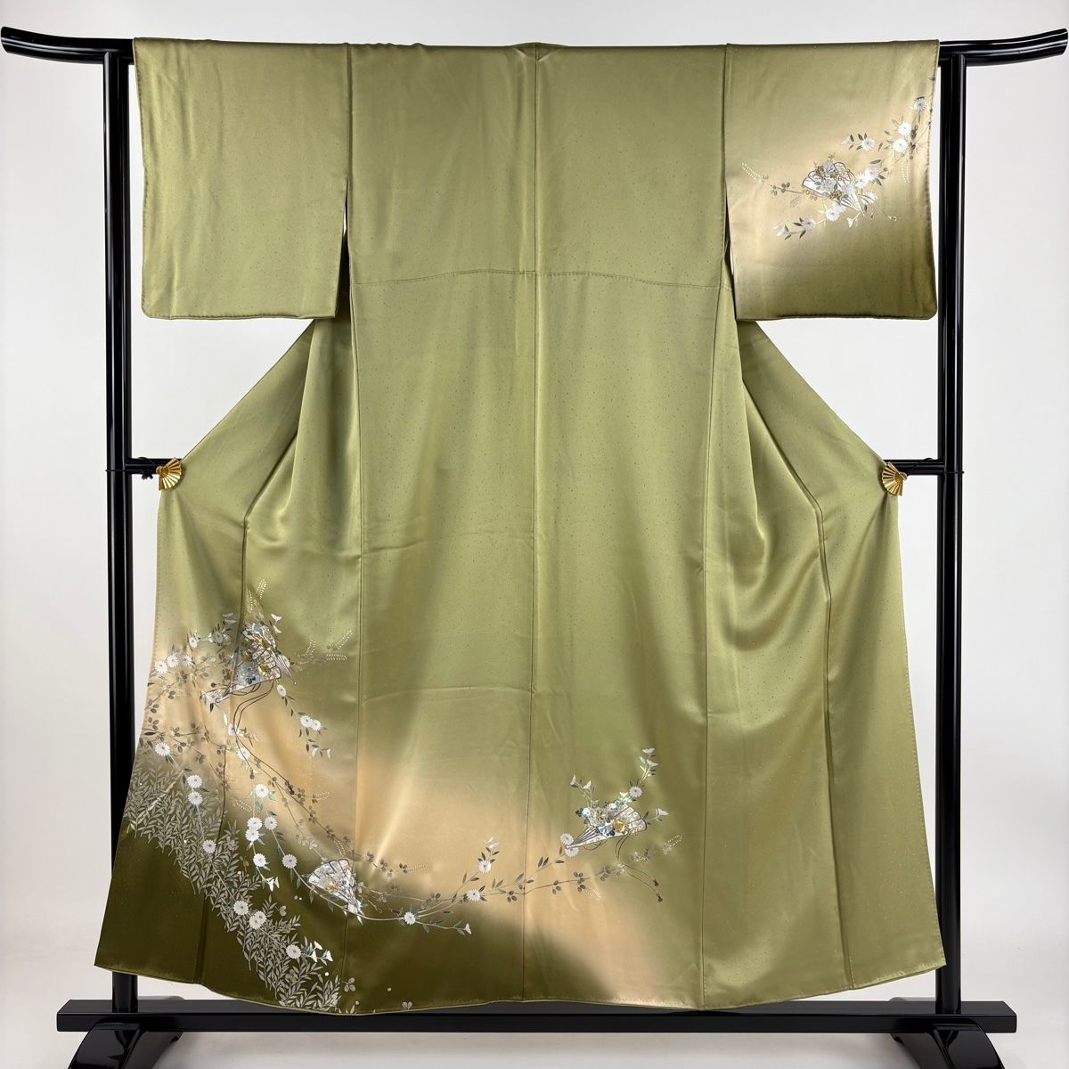 美品 訪問着 黒 枝花 金彩加工 身丈158cm 裄丈68cm お洒落 楽天市場】【新古品】 訪問着 着物 正絹 袷 フォーマル 金駒刺繍