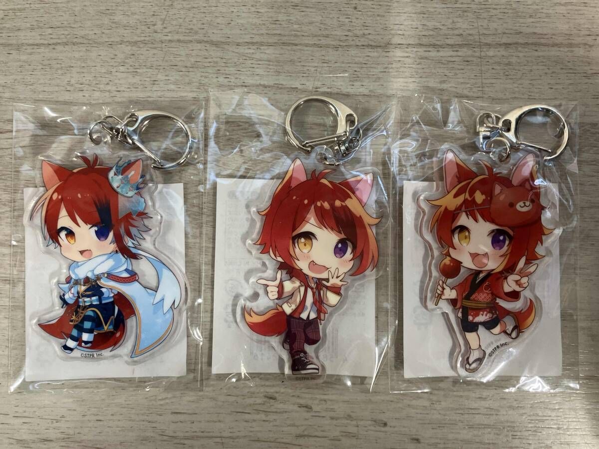 【美品】すとぷり アクリルキーホルダー12点/缶バッジ113点　まとめ売り 美品】すとぷり アクリルキーホルダー12点/缶バッジ113点 まとめ