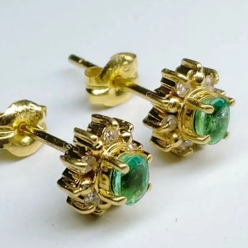 美品】K18 エメラルド 0.3ct x2 ダイヤモンド ピアス （SNA 