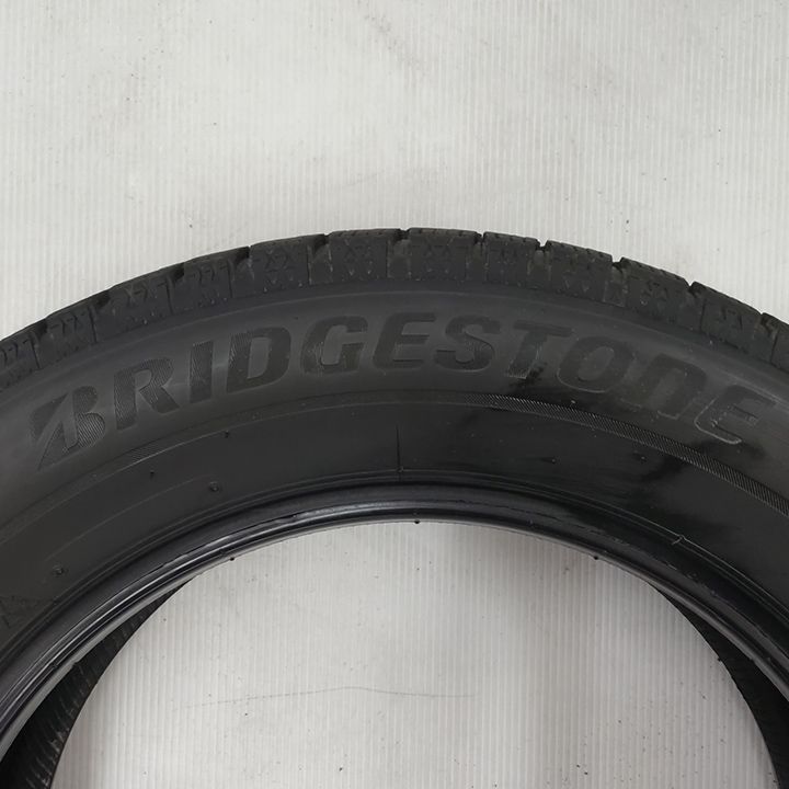 0 T 25038 スタッドレスタイヤ ブリヂストン BLIZZAK VRX 2 225 60 R 17 4本セット