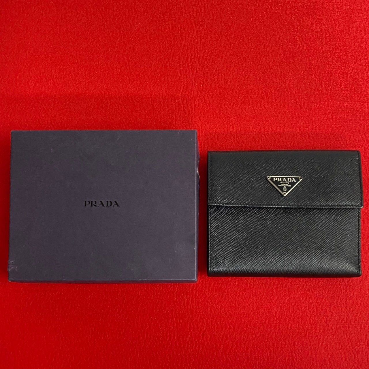 極 美品 箱付き PRADA プラダ 三角ロゴ 金具 サフィアーノ レザー 二 