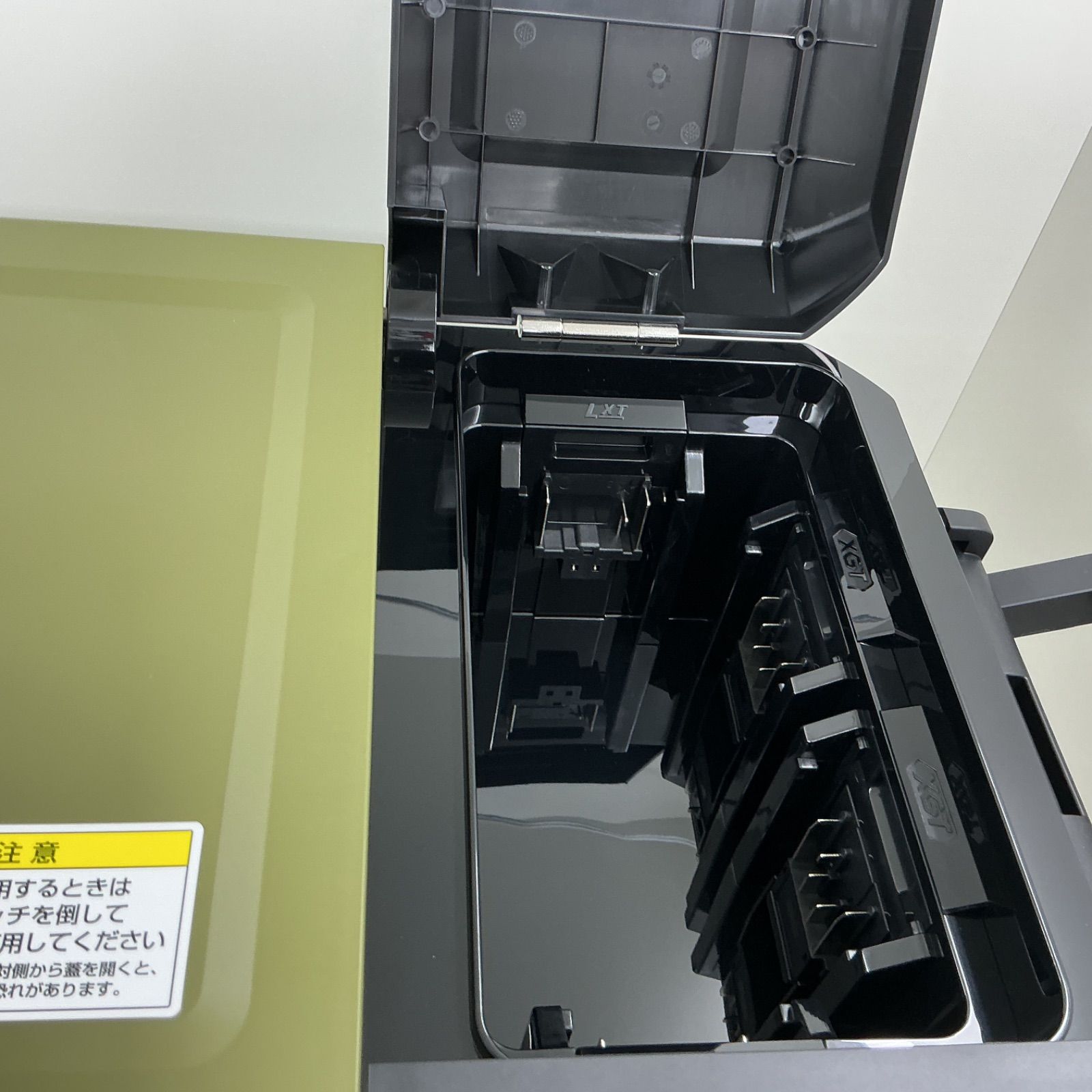 マキタ充電式保冷温庫29L CW004GZO オリーブ本体のみ インボイス対応領収書発行 平日のみ発送 値引交渉 WWW_KANDAIZUMI_COM