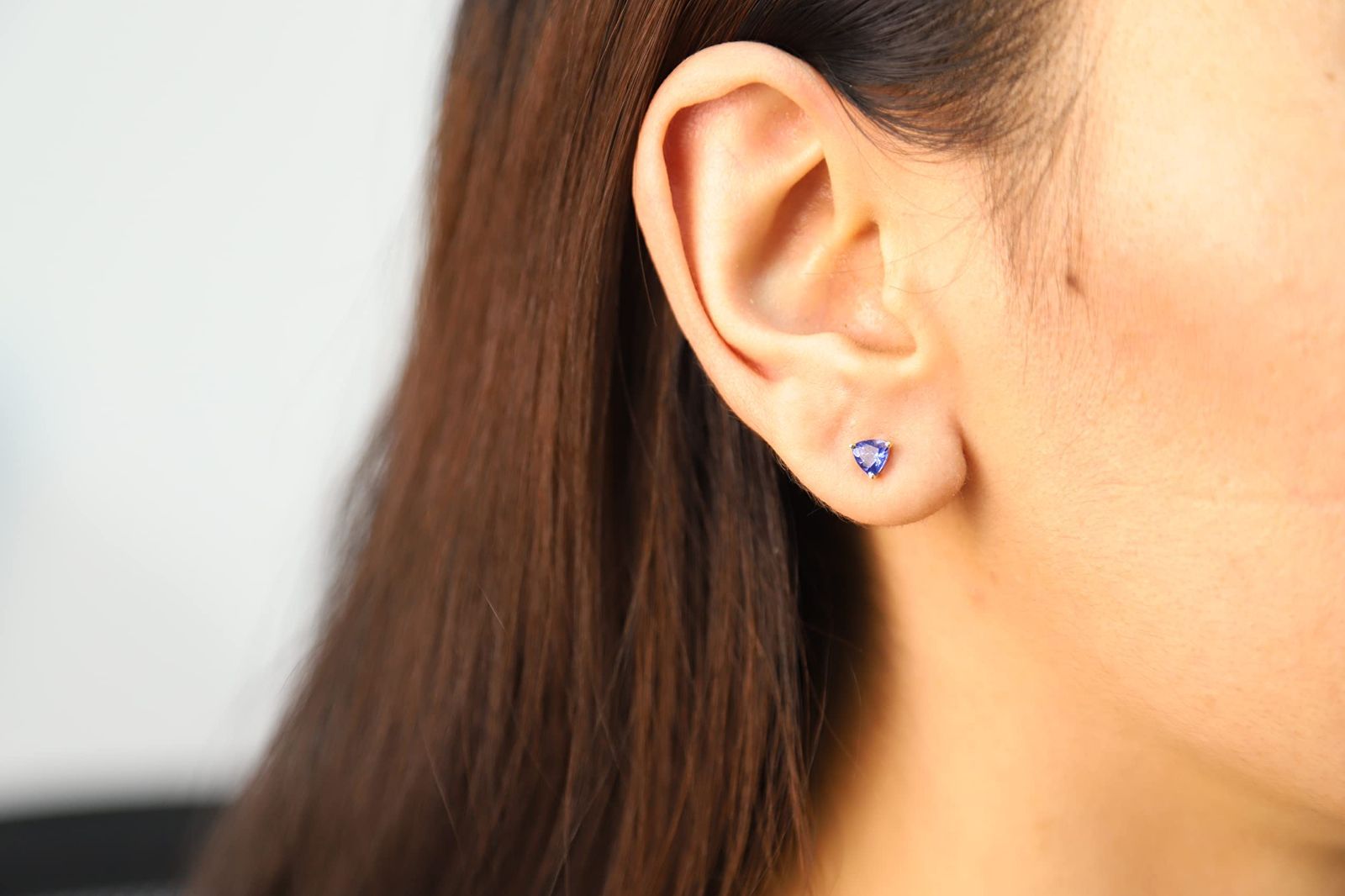 ジェムストーン 金属 女性用タンザナイトイヤリング タンザナイト レディース レディース 倫理的に 本物 そして有機的に調達した トリリアンカット 型のタンザナイト手作りジュエリー 本物のタンザナイトピアス ダイヤモンド イエローゴールド NEXPOTALLINN_EU