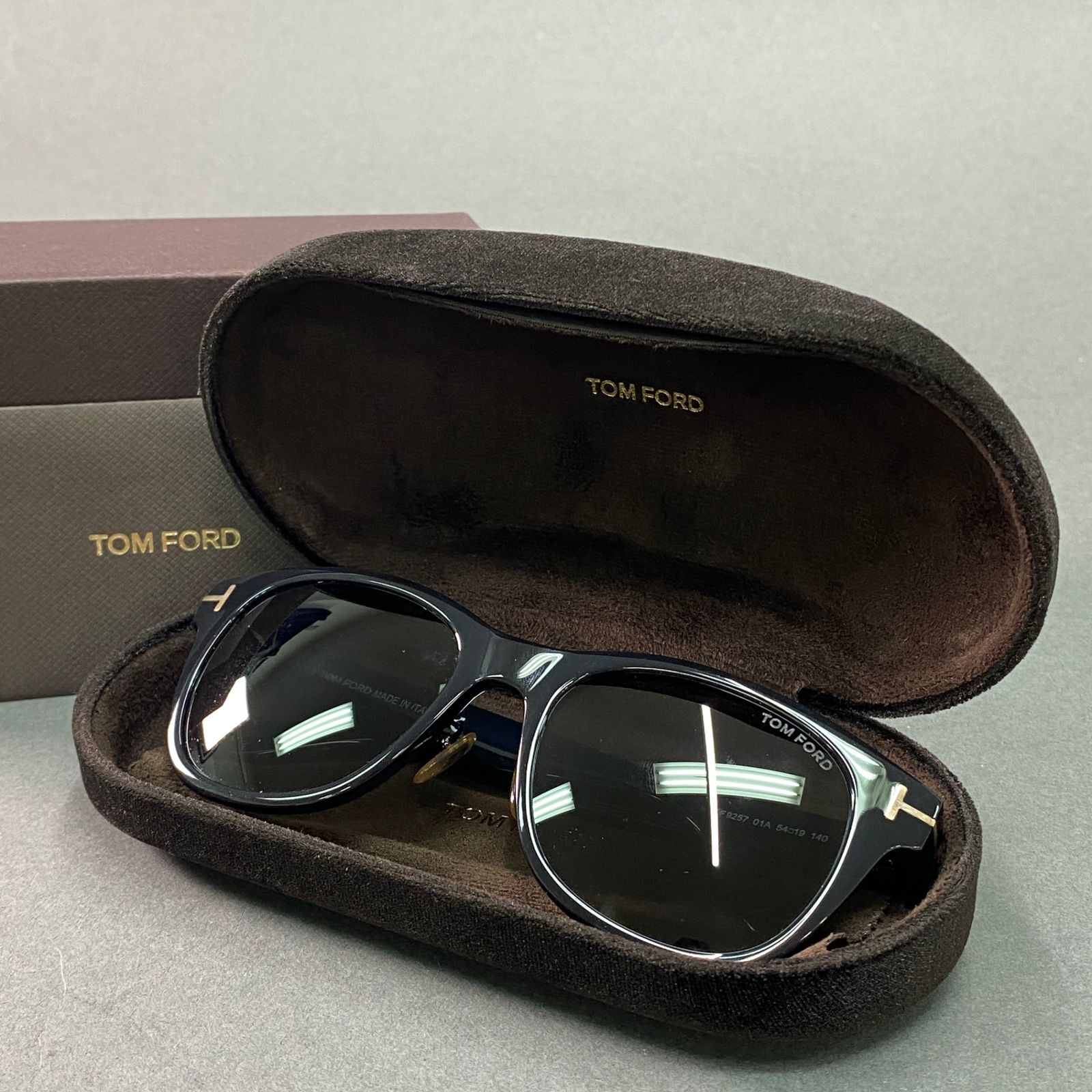 美品】TOM FORD 眼鏡ケース トムフォード メガネ ケース 楽天市場】TOM