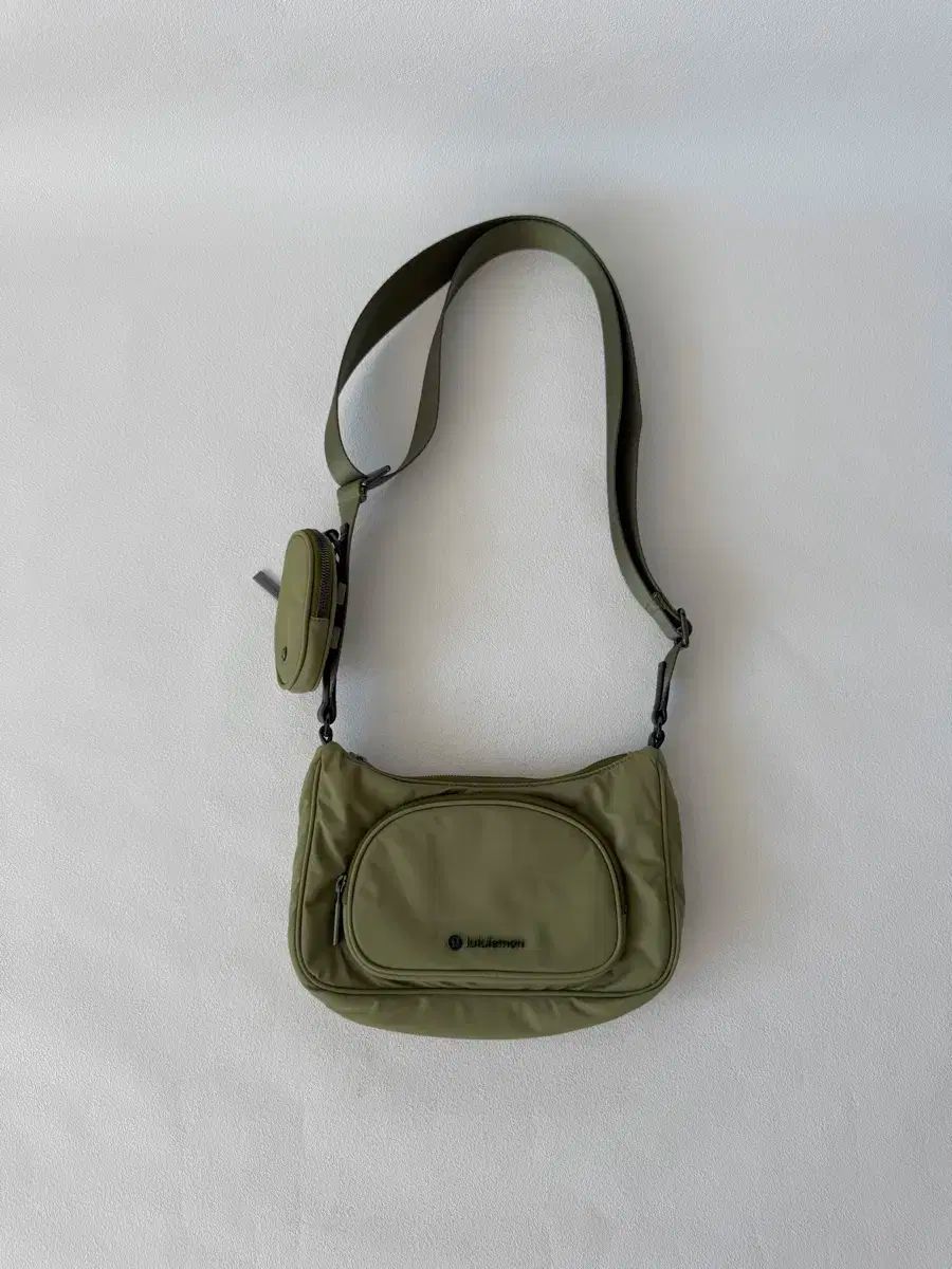 ルルレモン Lululemon クロスバック