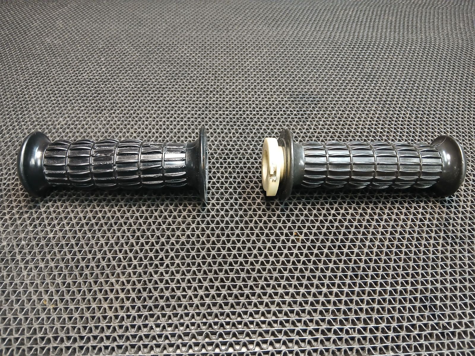 カワサキ W3 当時 スロットル＆グリップSET ヒダ良好 650-RS 昭和48年 実動車両 W2TT W1SS ダブサン マッハMACH W1SA 旧車絶版 Z1 Z2 Z400FX 動画あり