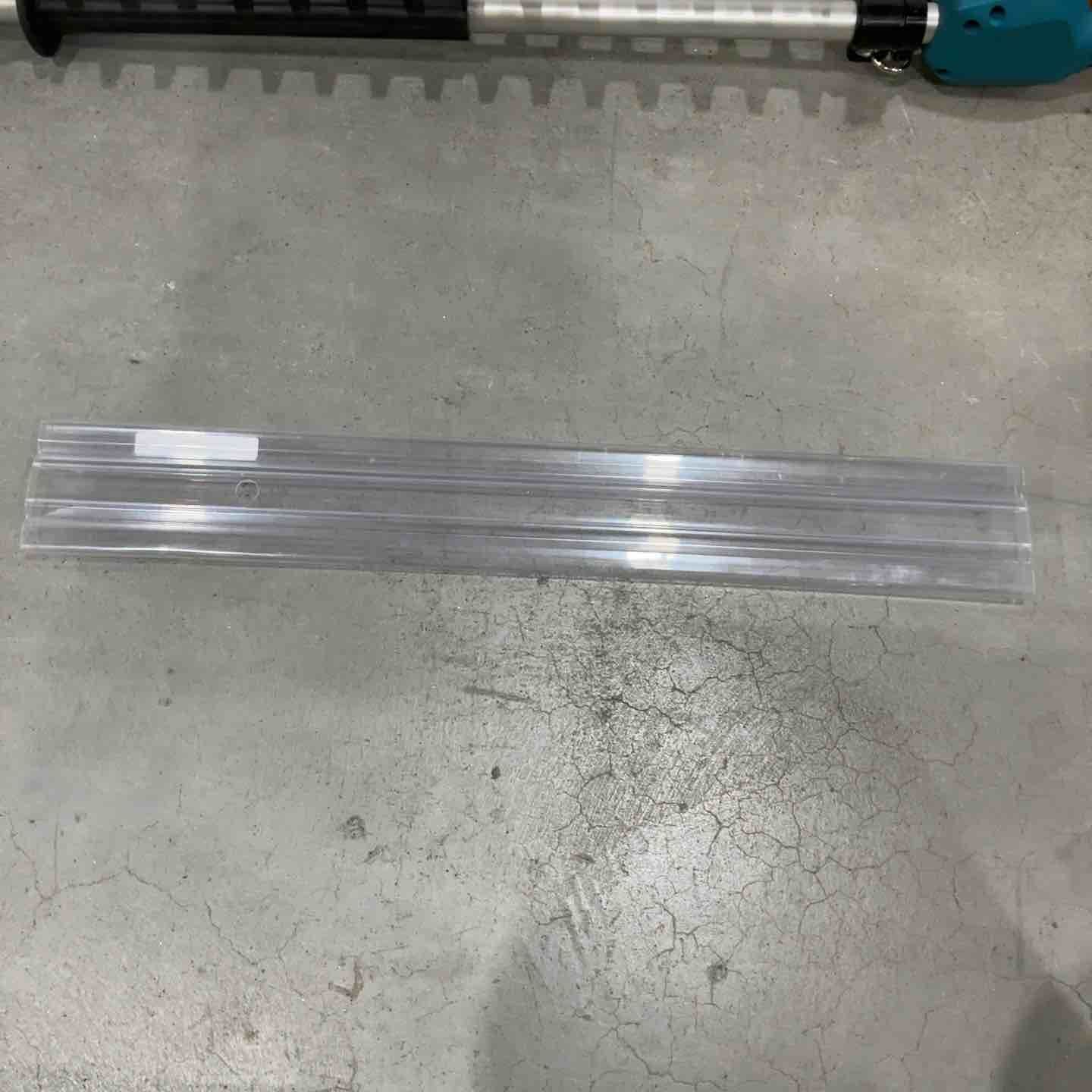 コードレスポールヘッジトリマー