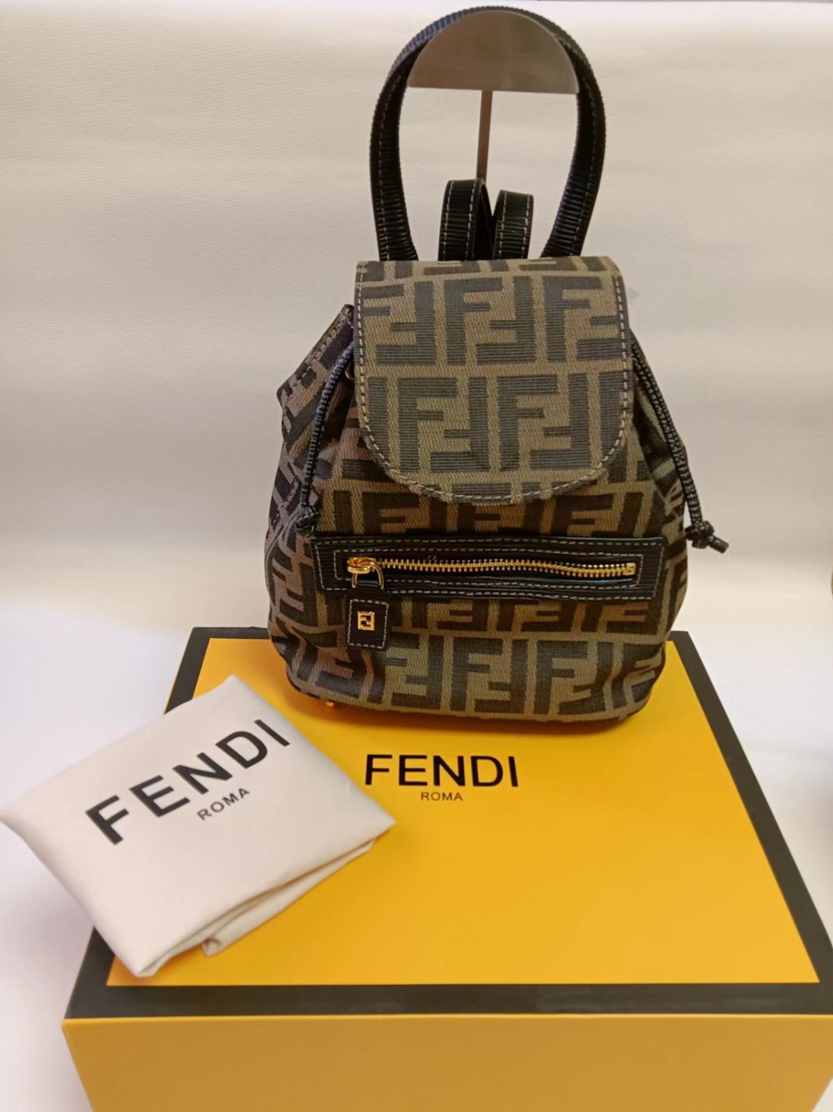 FENDI  ヴィンテージ フェンディ ズッカ リュックサック リュック バックパック ショルダー バッグ