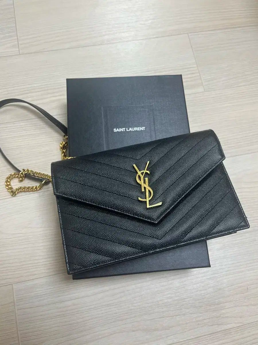 Saint Laurent サンローラン バッグ WOC チェーン 財布 ブラック 金具 キャビア