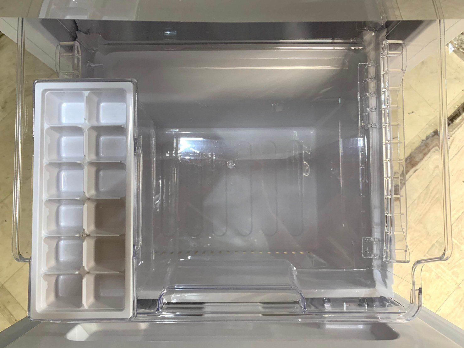 高年式大阪限定配送☆3ヶ月保証付き☆冷凍冷蔵庫☆2023年☆シャープ