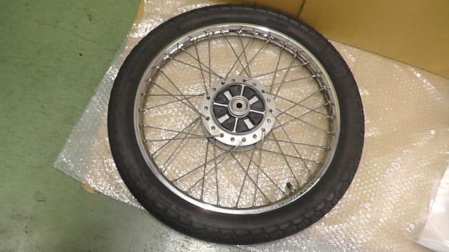 カブ50 AA01-1737xxx の リアホイール タイヤ付 1747355460