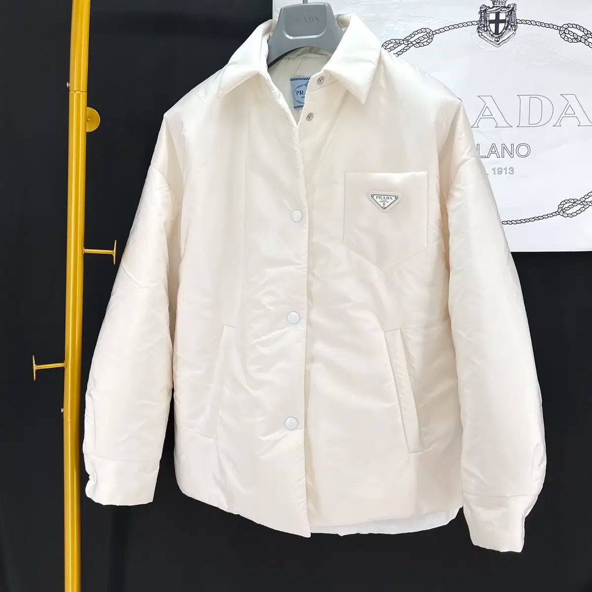 #PRADA ホワイトボタンダウンシャツ レディース　 サイズ36s Prada レディースボタンダウンシャツ