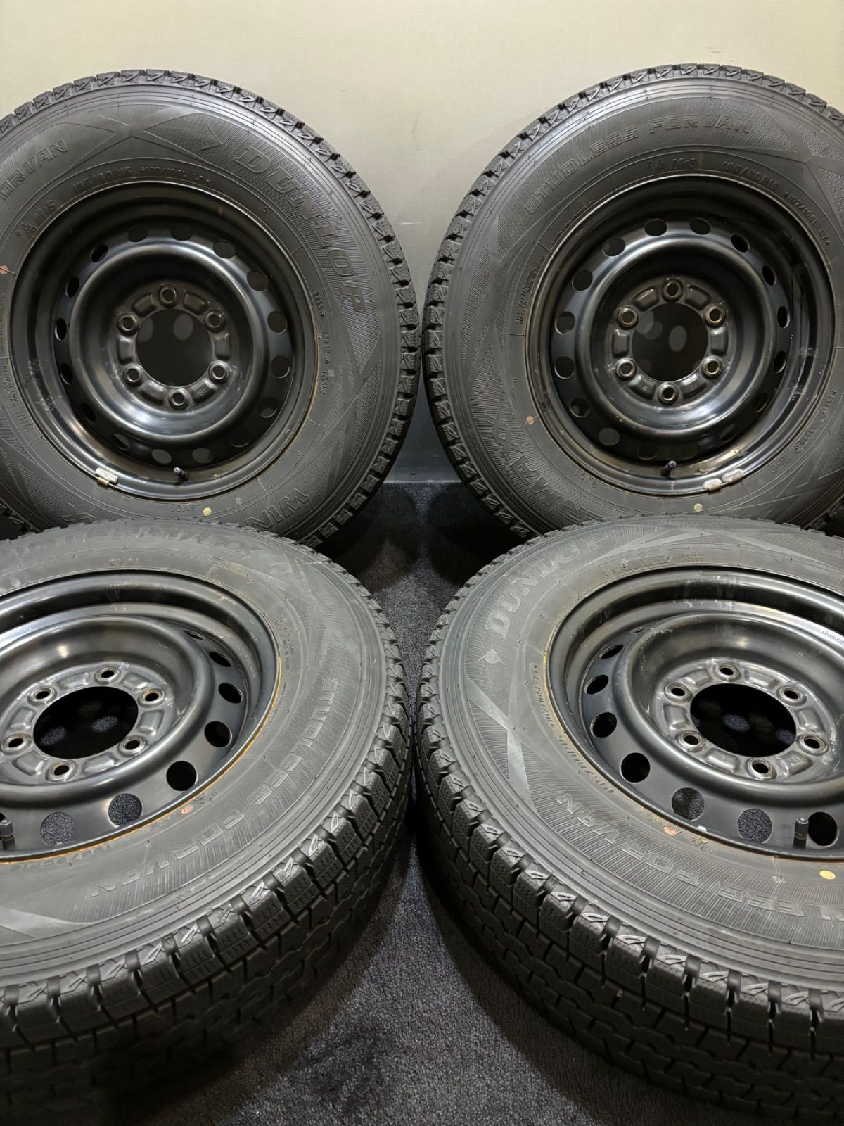 195/80R15 107/105L DUNLOP/SV01 17年製 トヨタ 純正 スチール 15インチ 6J +35 139.7 6H スタッドレス 4本 ハイエース (南4-H554)