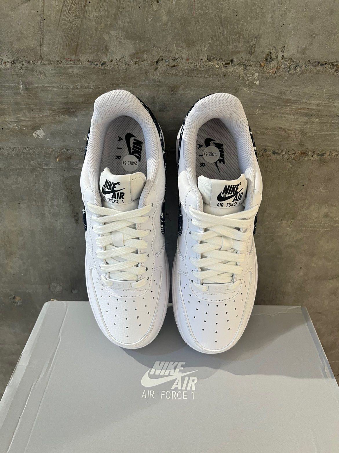 ナイキ ウィメンズ エアフォース1 ロー ブラック ペイズリー 新品23 5／Nike WMNS Air Force 1 Low 