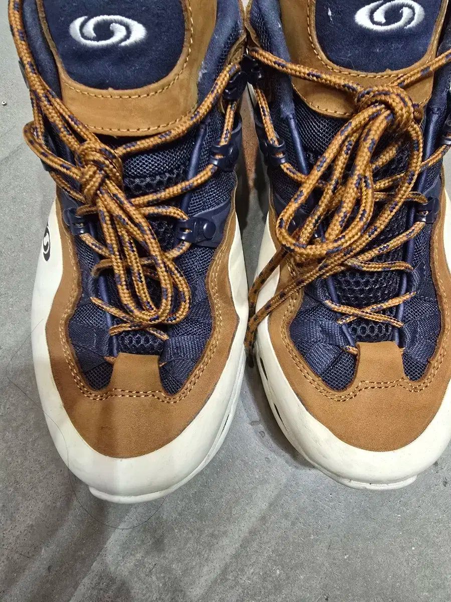 SALOMON サロモン XT -クエスト 2 バニラ アイス ラバー 270 シングルシューズ