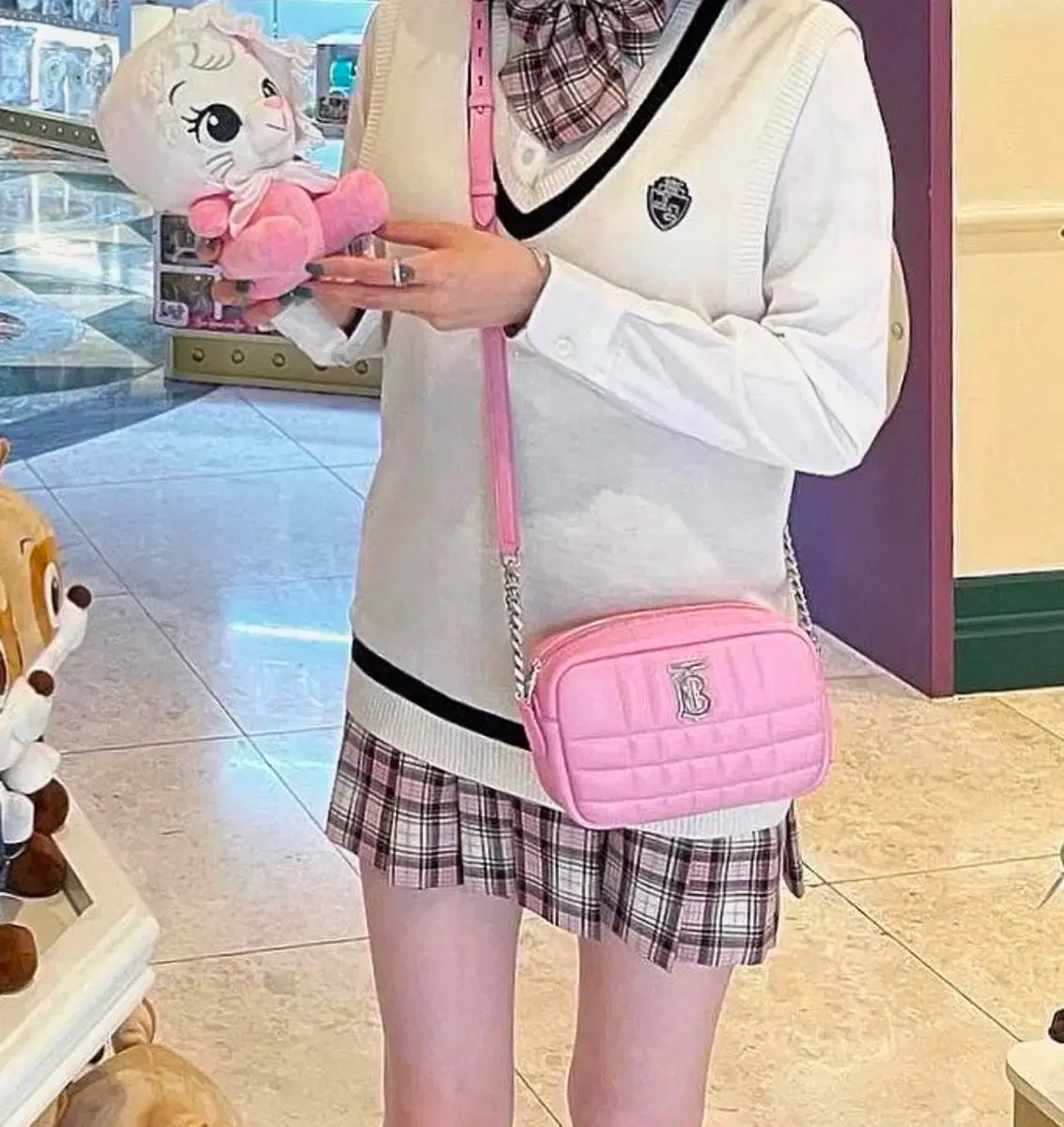 バーバリー TBロゴ スモール ローラ チェーンショルダーバッグ ジップバッグ 楽天市場】バーバリー バッグ レディース TB ロゴ マイクロ