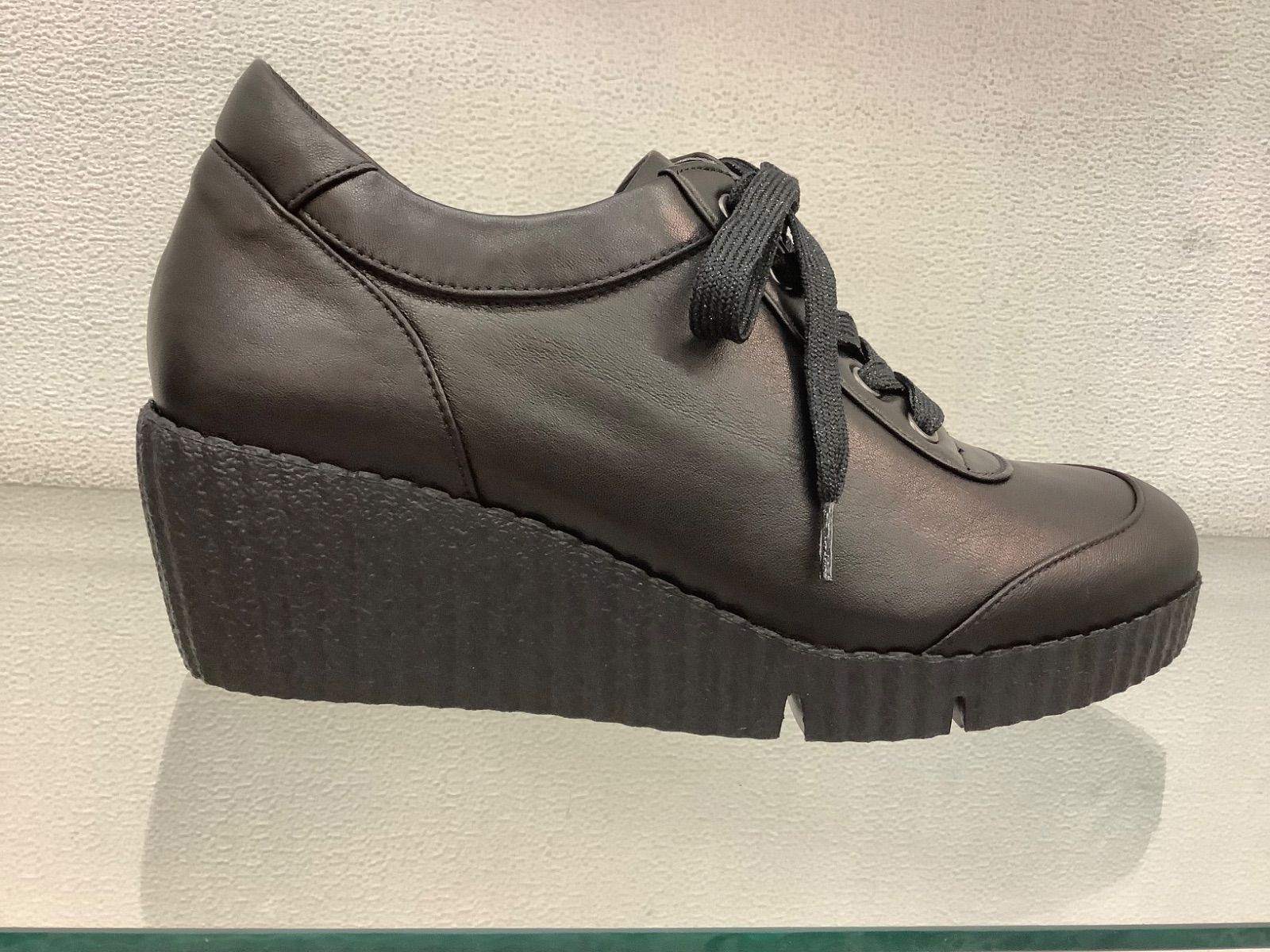 レディースカジュアルシューズ ラメ入り リボンの可愛いウェッジパンプスクッションの良い靴スポーツナイン327ブラック WWW_OLIVIERBERNSTEIN_COM